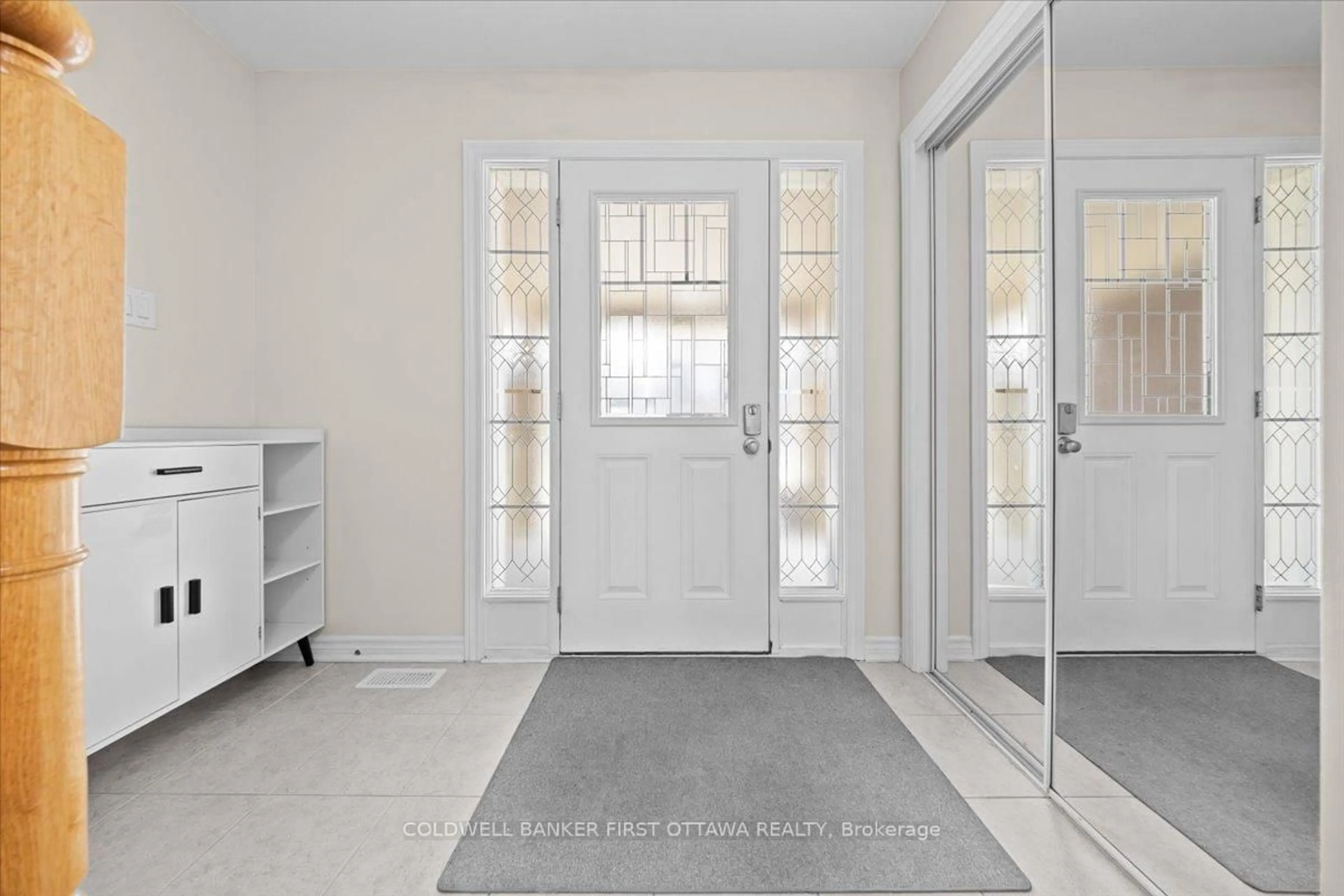 Indoor entryway for 355 SWEETCLOVER Way, Ottawa Ontario K4A 1E6