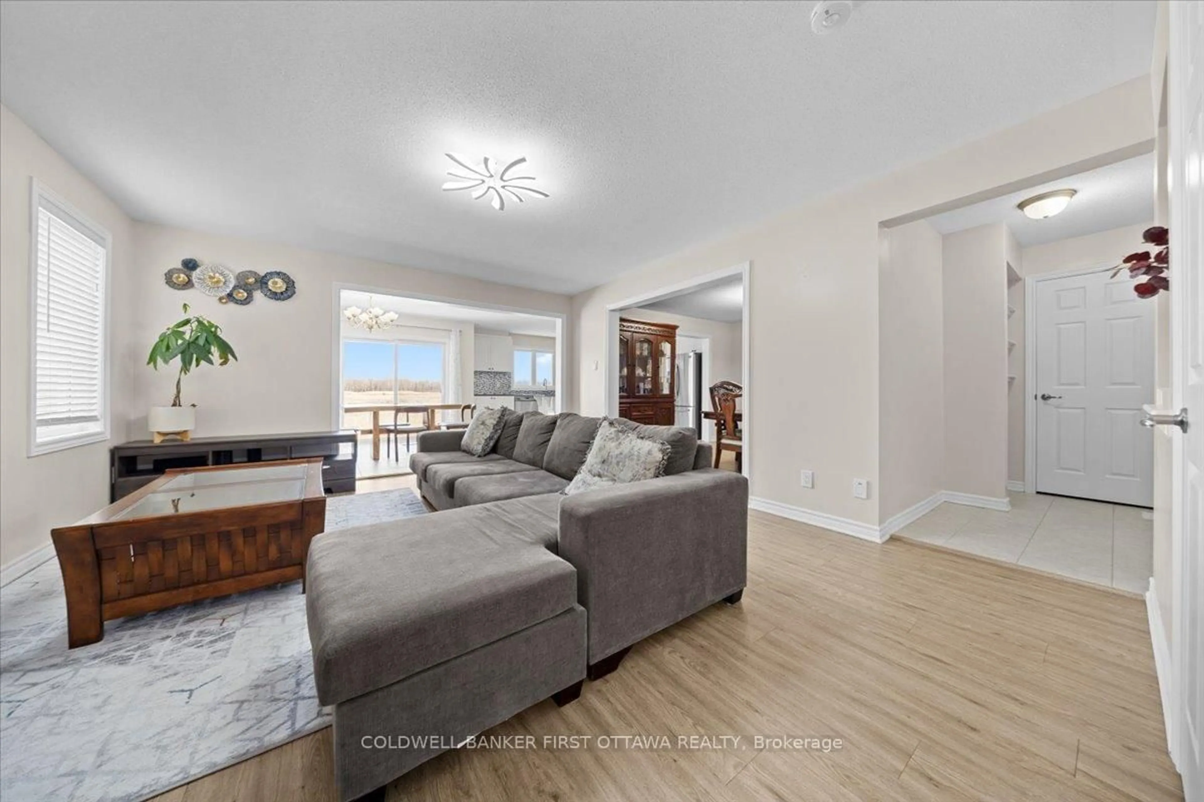 Living room with furniture, unknown for 355 SWEETCLOVER Way, Ottawa Ontario K4A 1E6