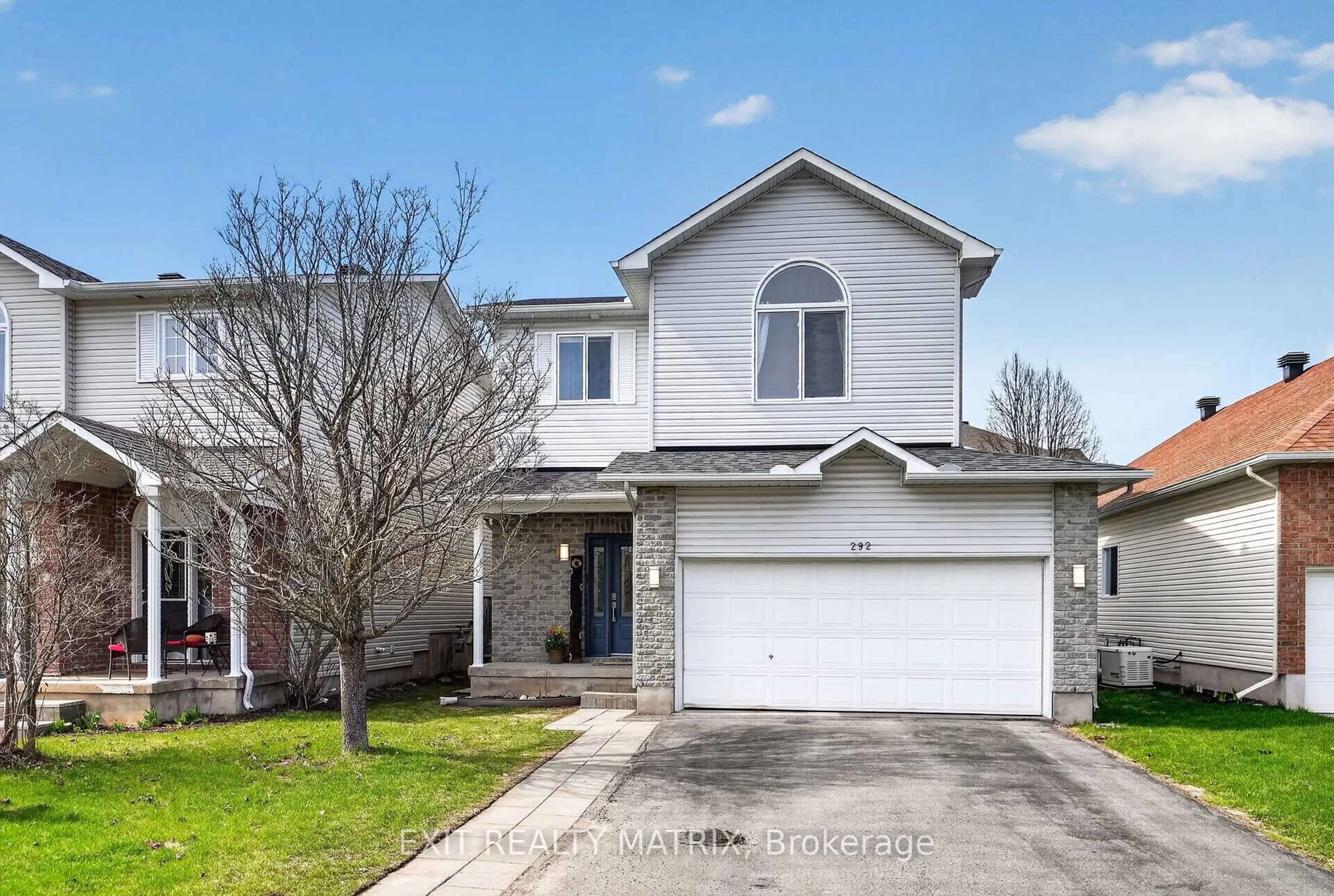 Home with vinyl exterior material, street for 292 Stiver St, Russell Ontario K4R 1G8