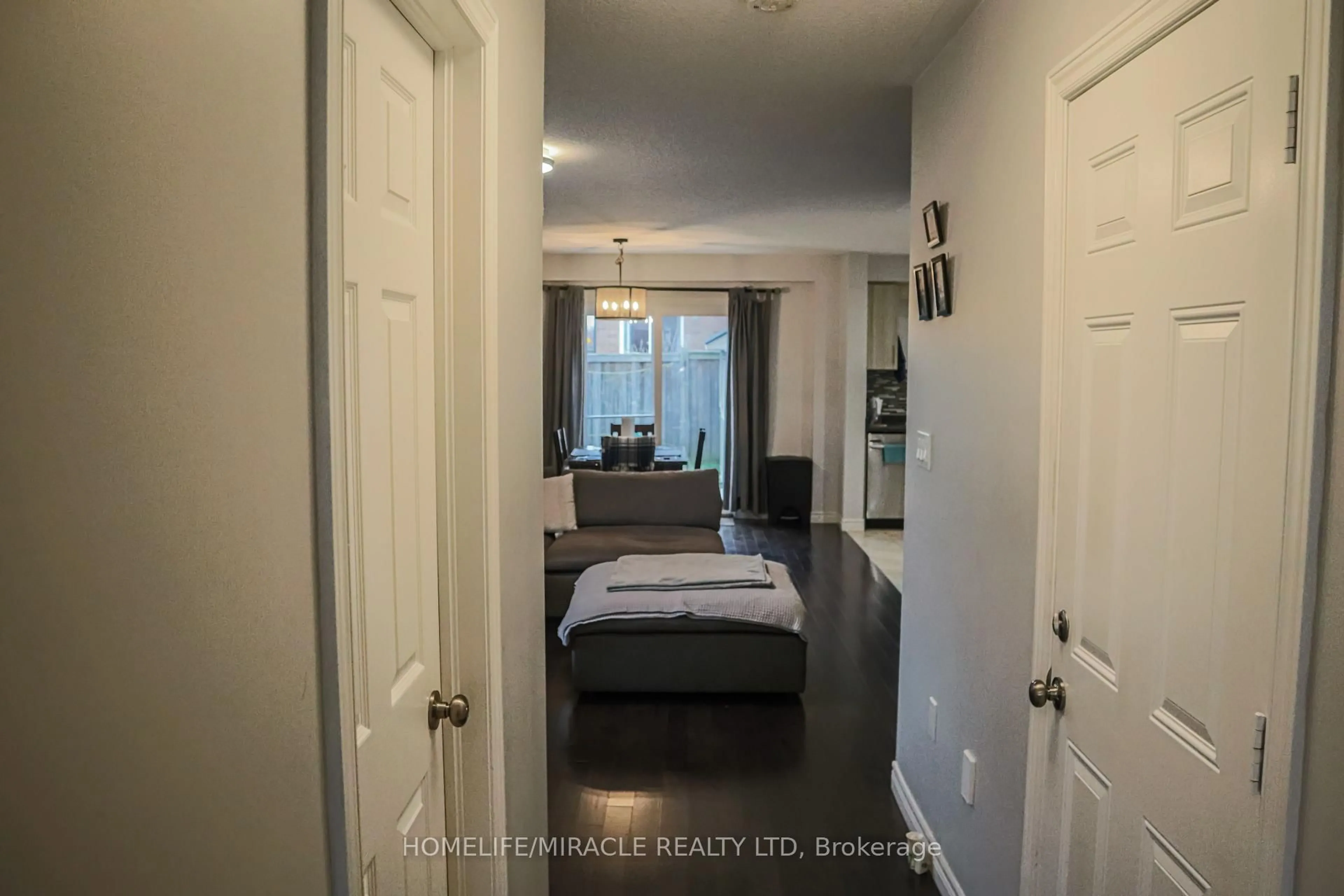 Indoor entryway for 222 Pelech Cres, Hamilton Ontario L0R 1P0