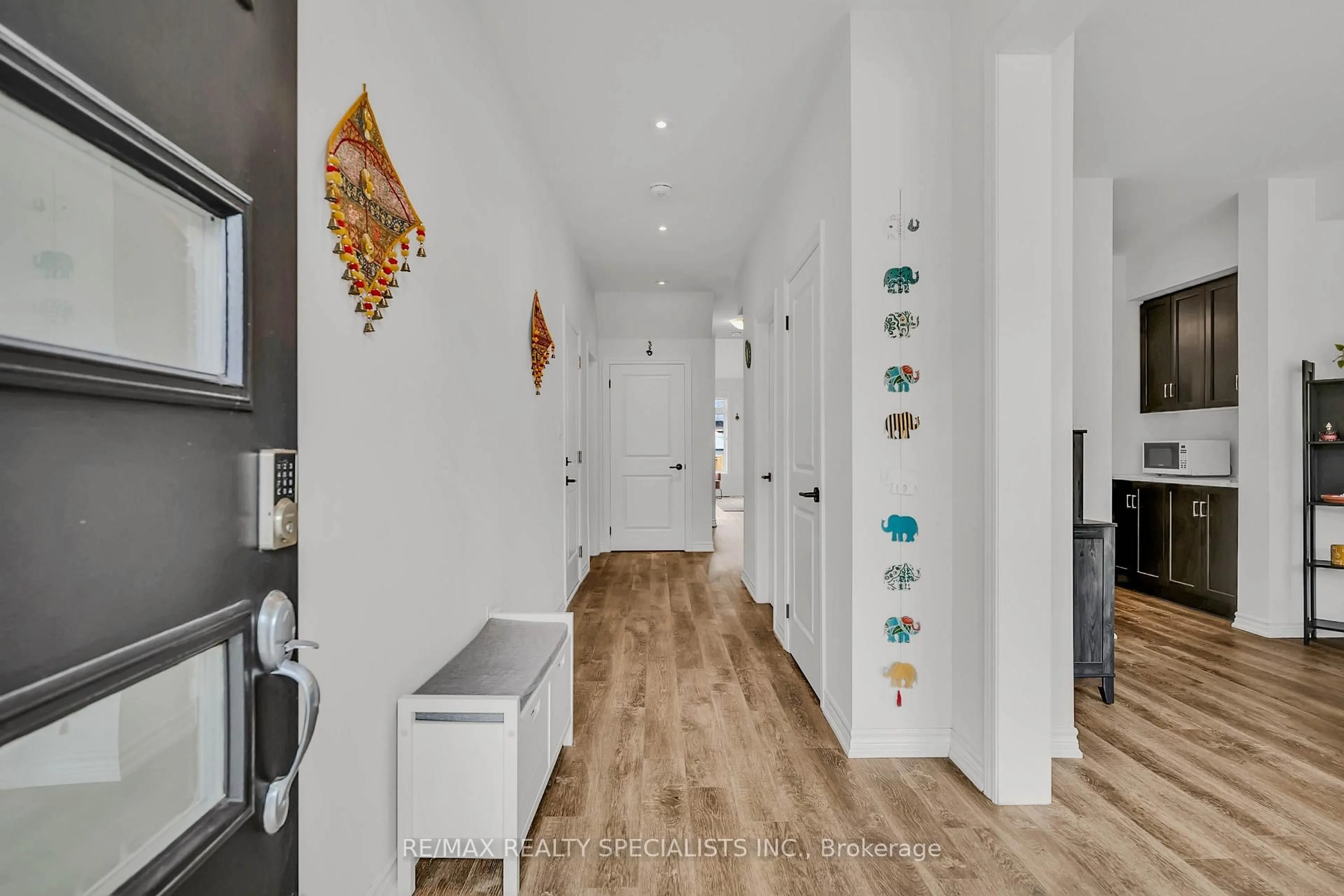 Indoor entryway for 14 Welch Lane, Hamilton Ontario L9C 0G1