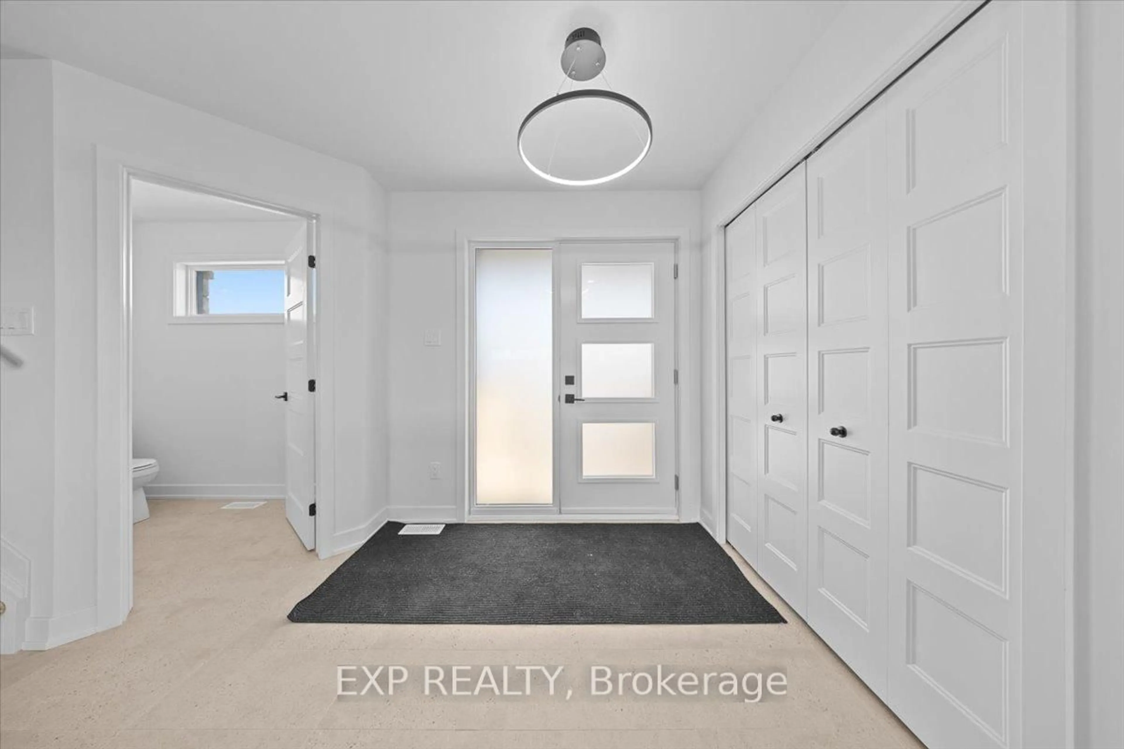 Indoor entryway for 243 Carpe St, Casselman Ontario K0A 1M0