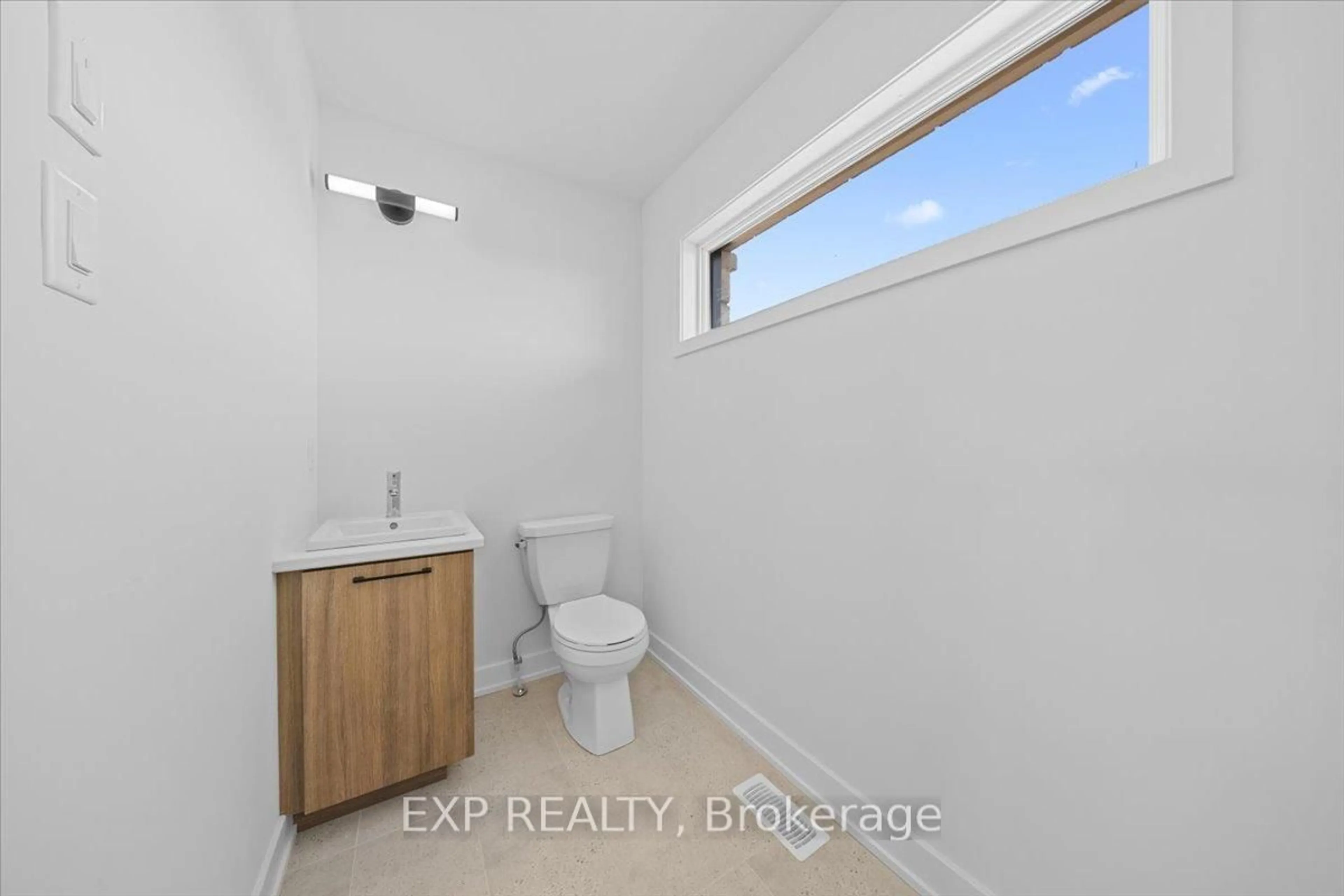 Standard bathroom, ceramic/tile floor for 243 Carpe St, Casselman Ontario K0A 1M0