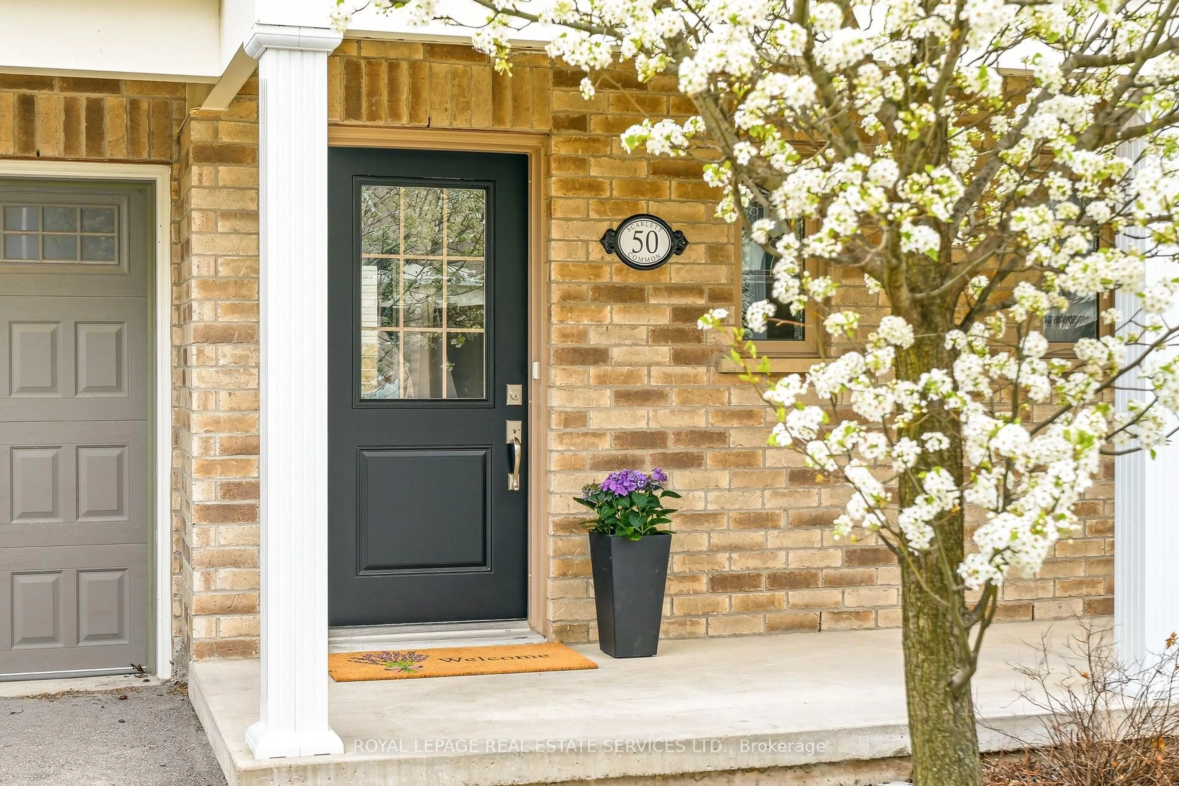 Indoor entryway for 50 Scarlett Common #7, St. Catharines Ontario L2P 0C4