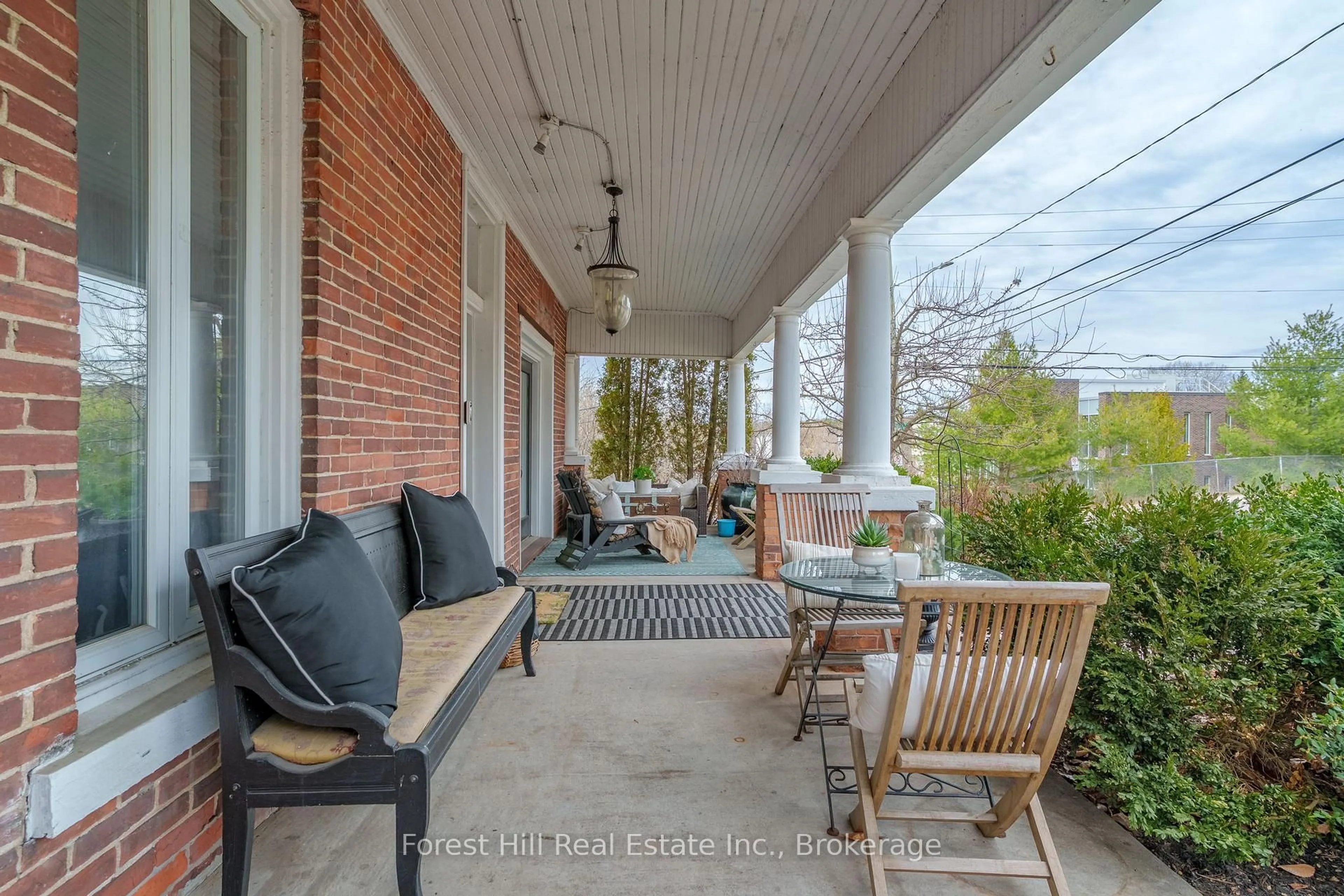 Patio, street for 5 Lorne St, Huntsville Ontario P1H 2G1