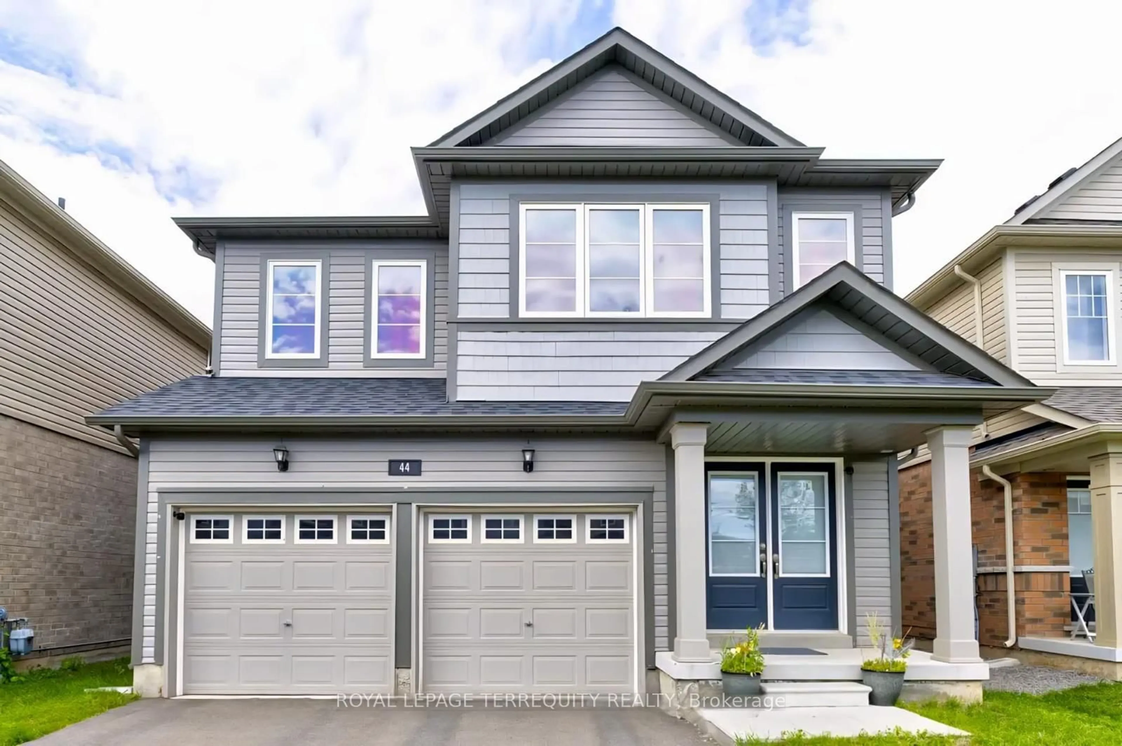 Home with brick exterior material, street for 44 Cottonwood Cres, Welland Ontario L3B 0J4