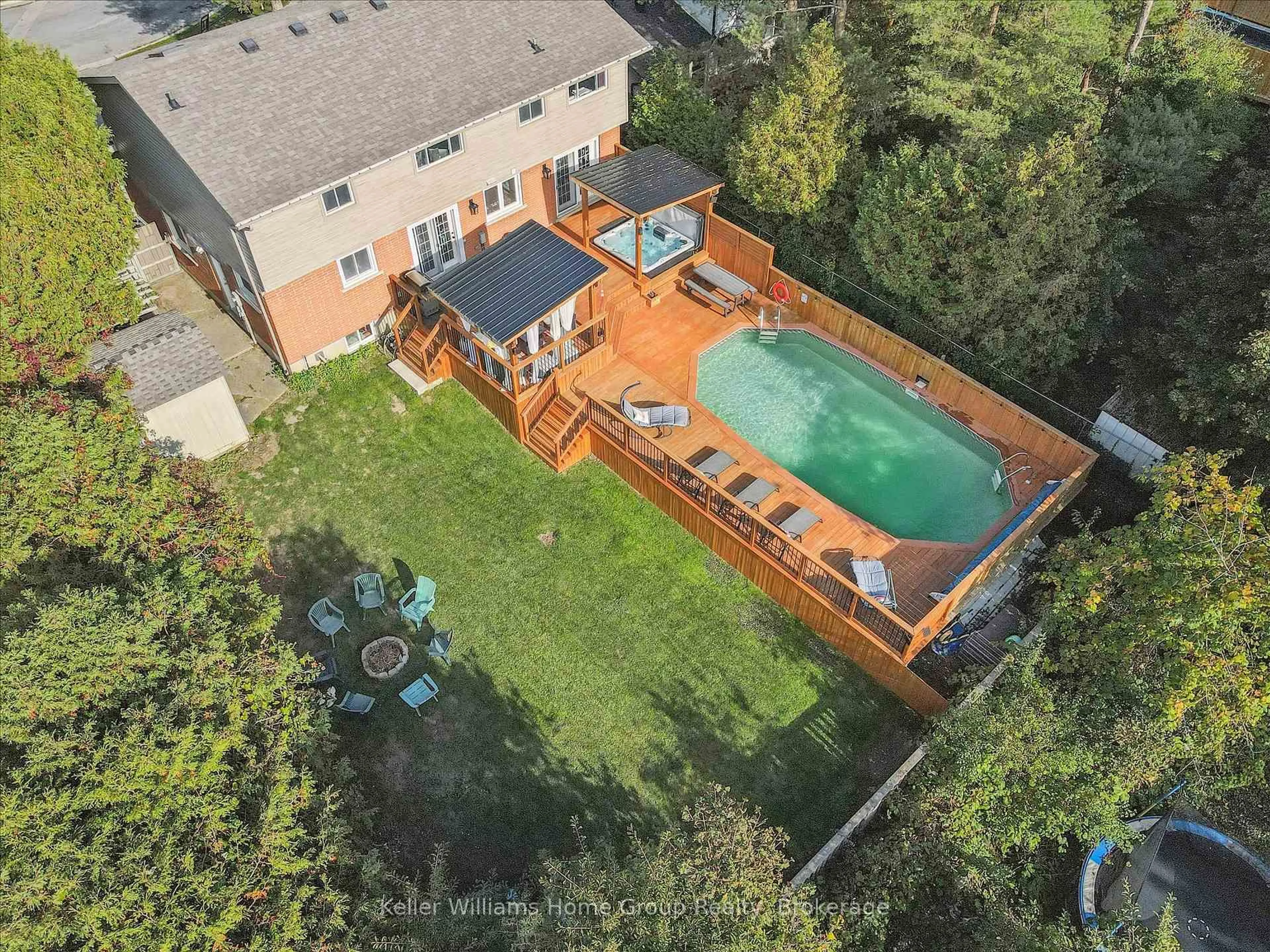 A pic from outside/outdoor area/front of a property/back of a property/a pic from drone, unknown for 17 Carmine Pl, Guelph Ontario N1E 3V2