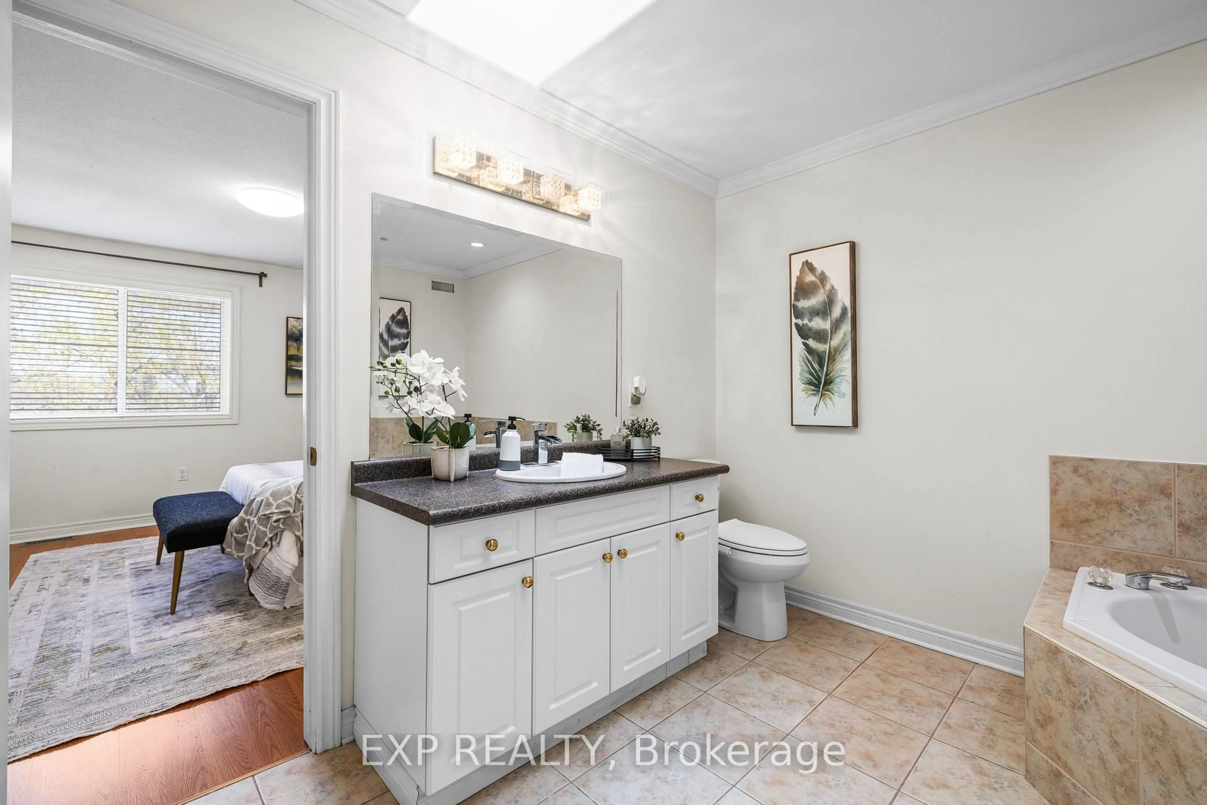 Standard bathroom, ceramic/tile floor for 8A Hainer St, St. Catharines Ontario L2S 1M4