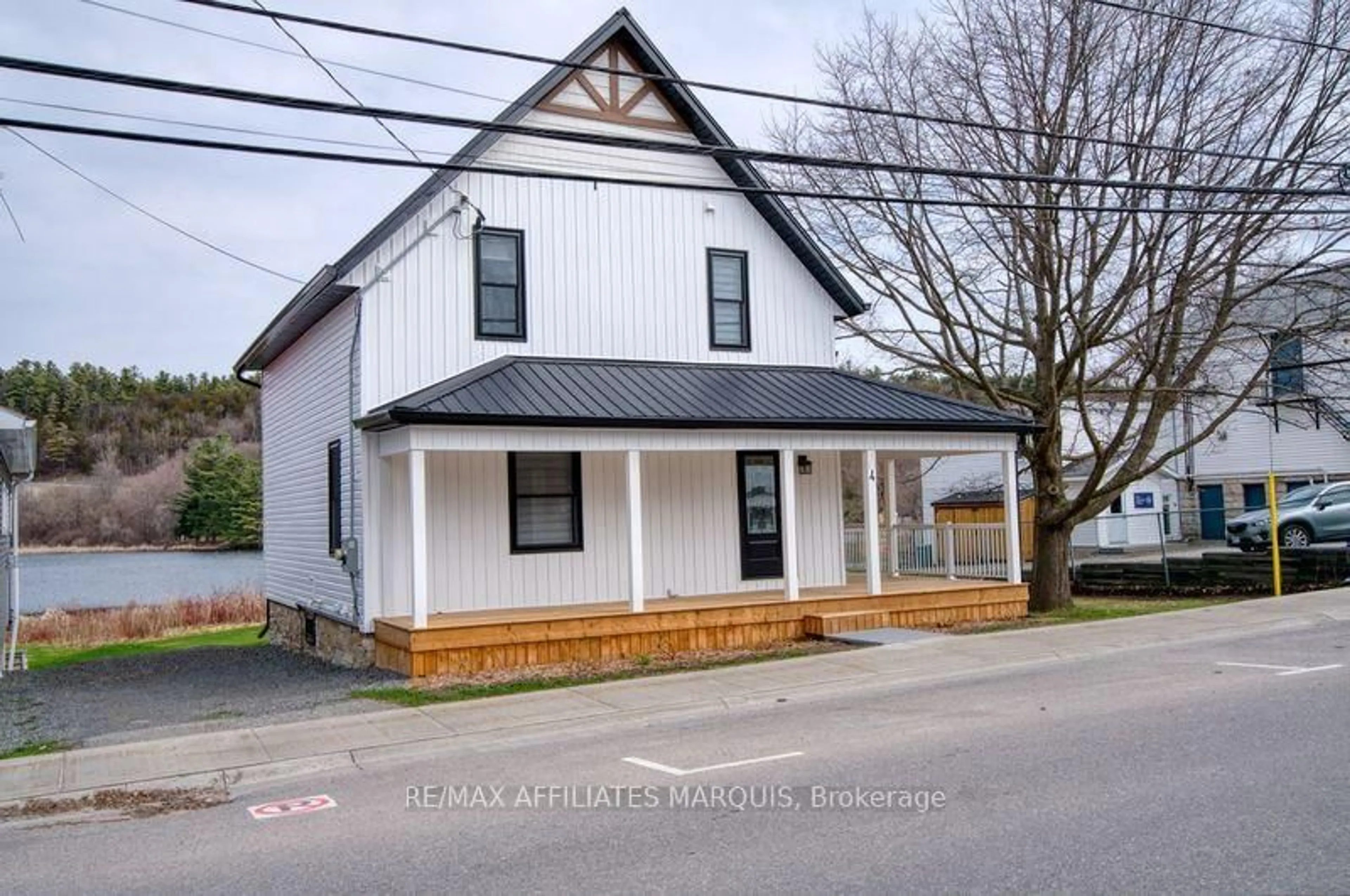 Unknown for 4 Bedford St, Westport Ontario K0G 1X0