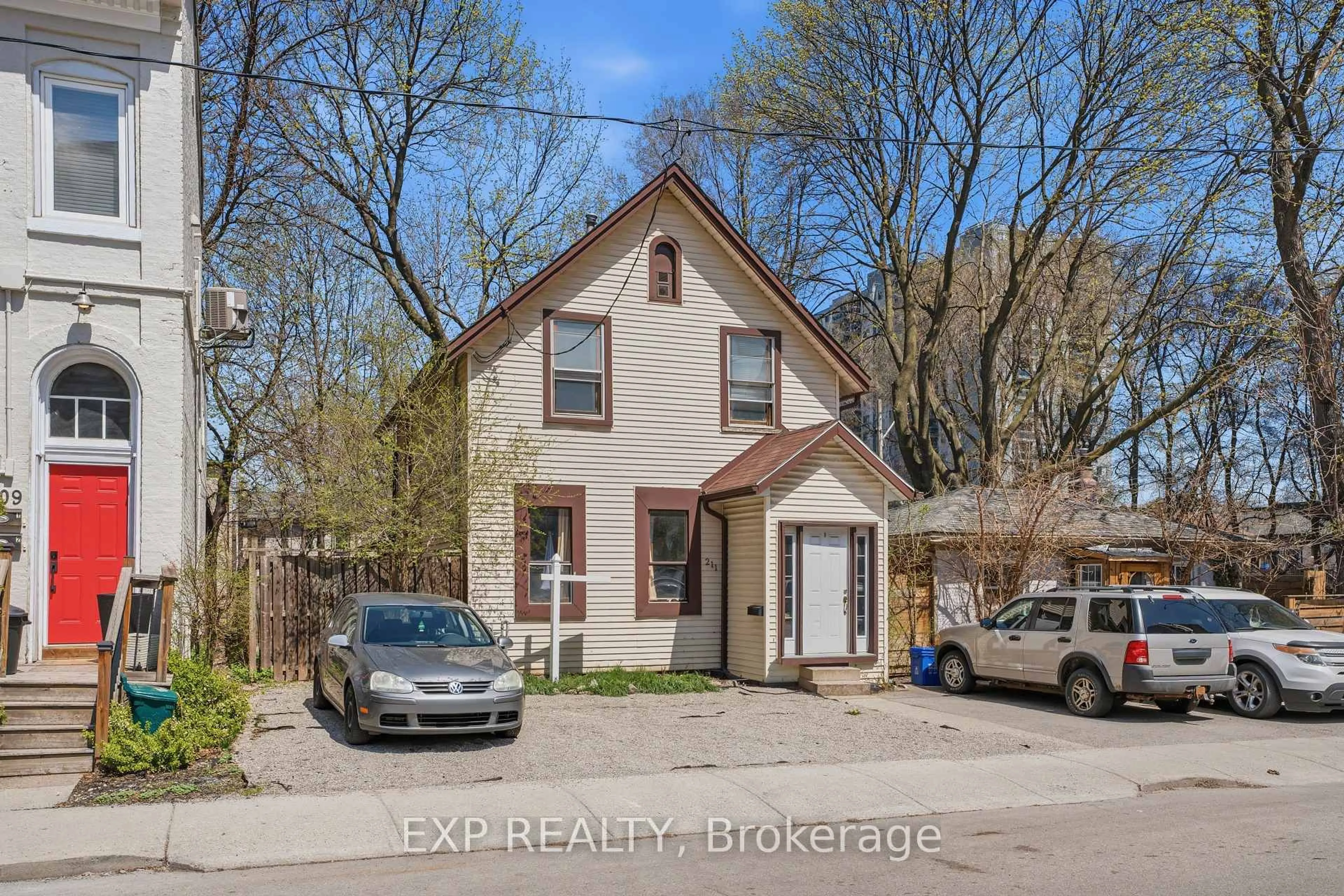 Unknown for 211 Rebecca St, Hamilton Ontario L8R 1C2