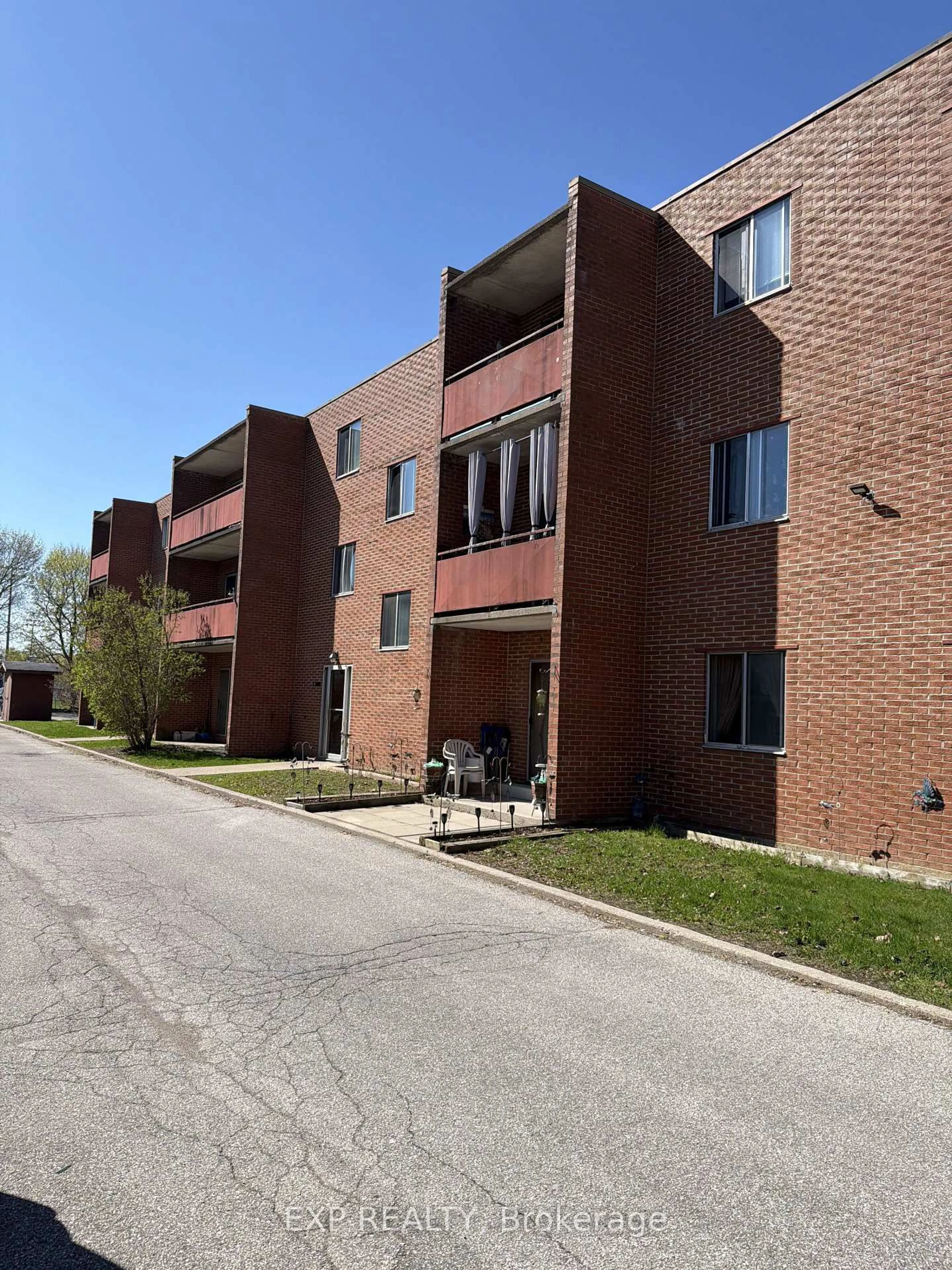 Home with brick exterior material, building for 187 Lisgar Ave Ave #204, Tillsonburg Ontario N4G 3L5
