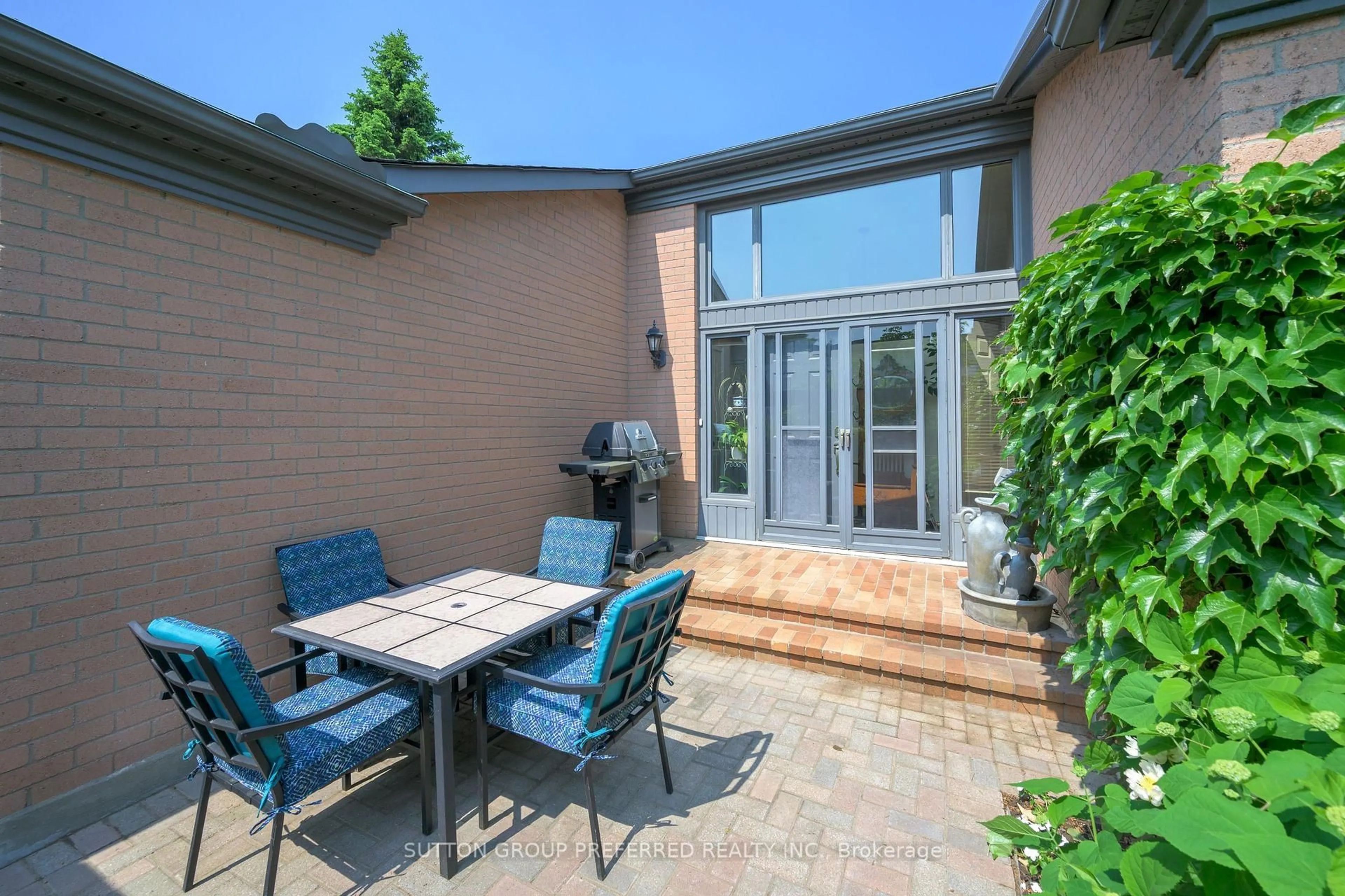 Patio, street for 50 Fiddlers Green Rd #51, London North Ontario N6H 4T4