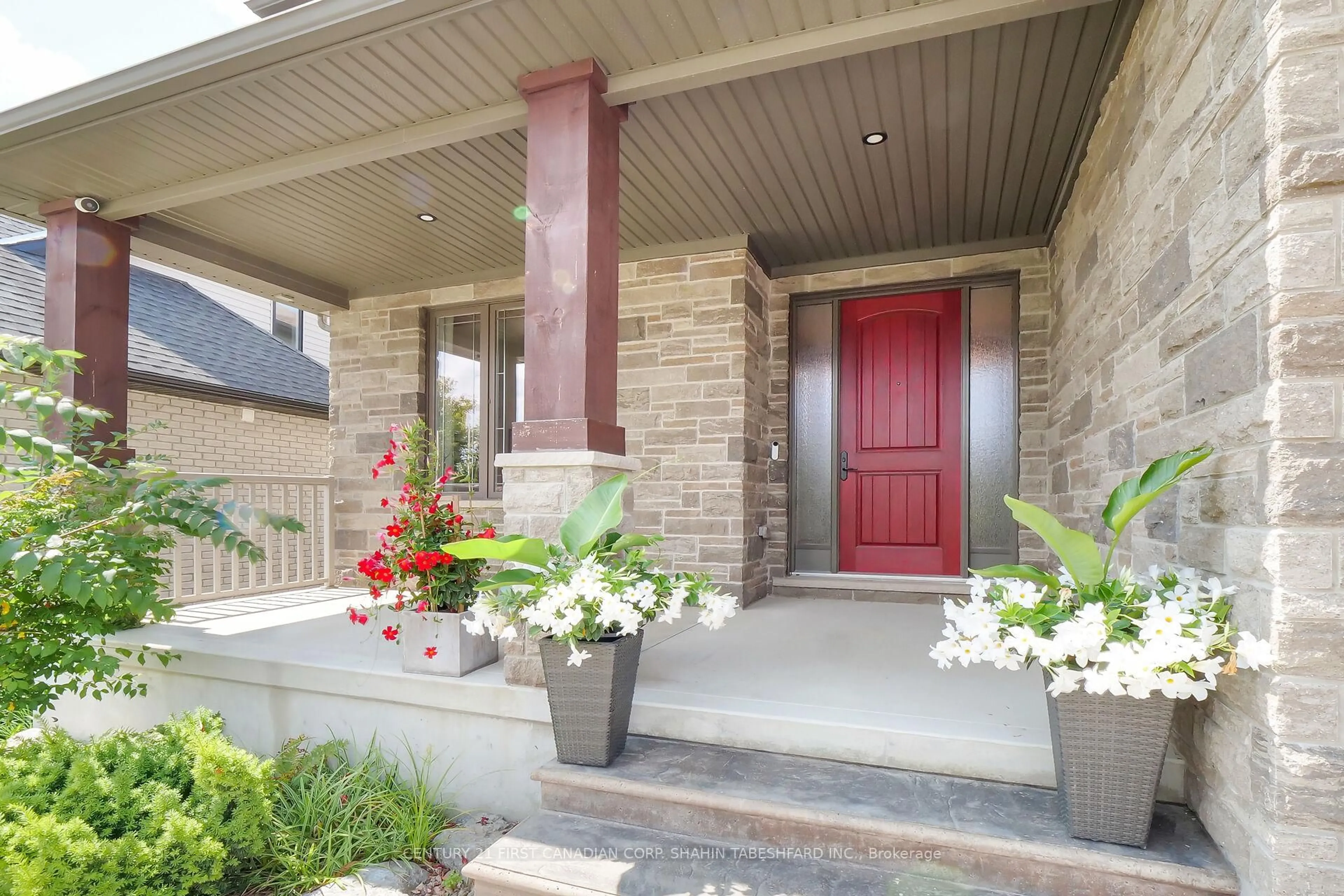 Indoor entryway for 1165 Cranbrook Rd, London South Ontario N6K 0G7