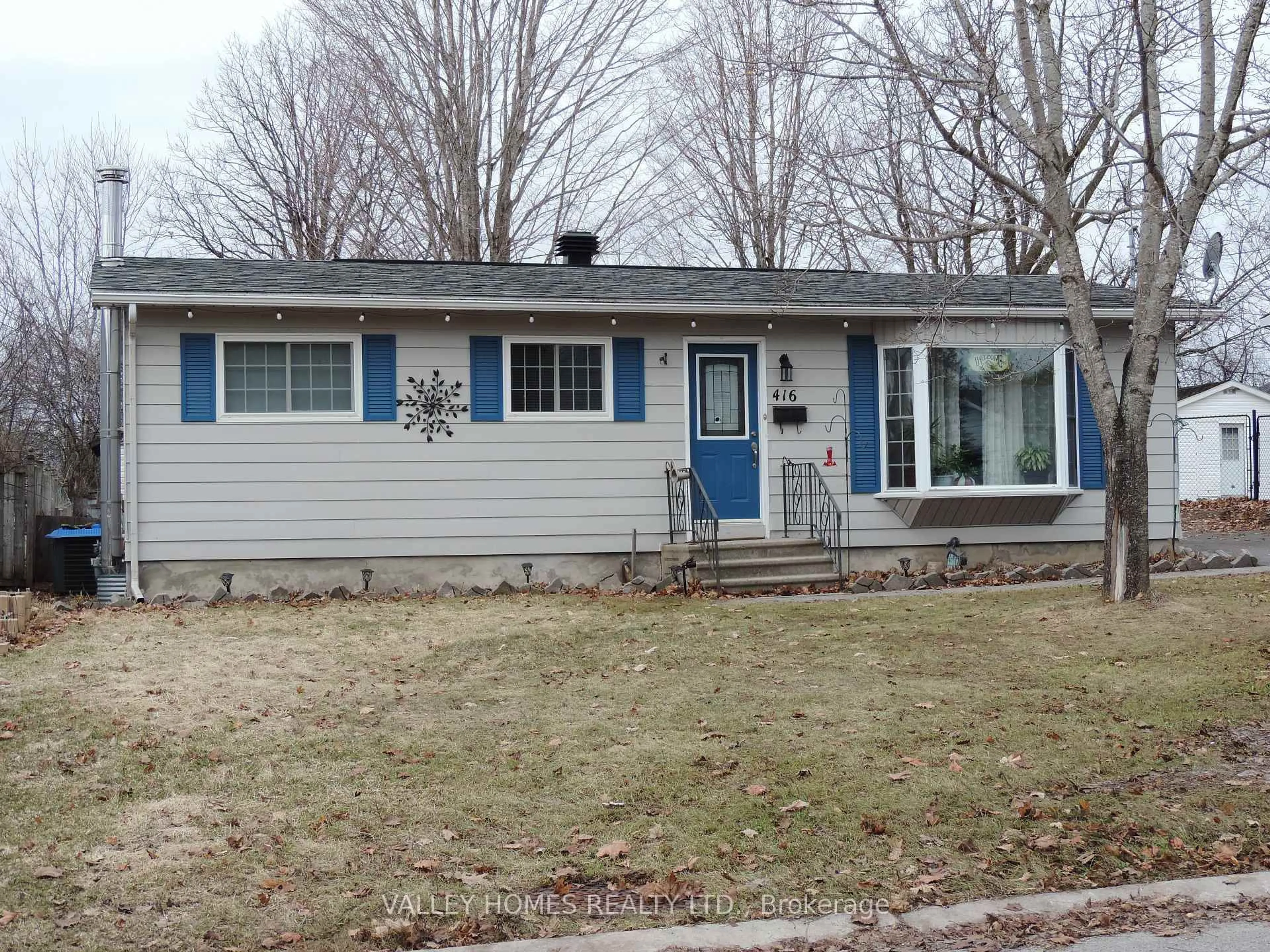 Home with vinyl exterior material, street for 416 Pattie Dr, Carleton Place Ontario K7C 2G3