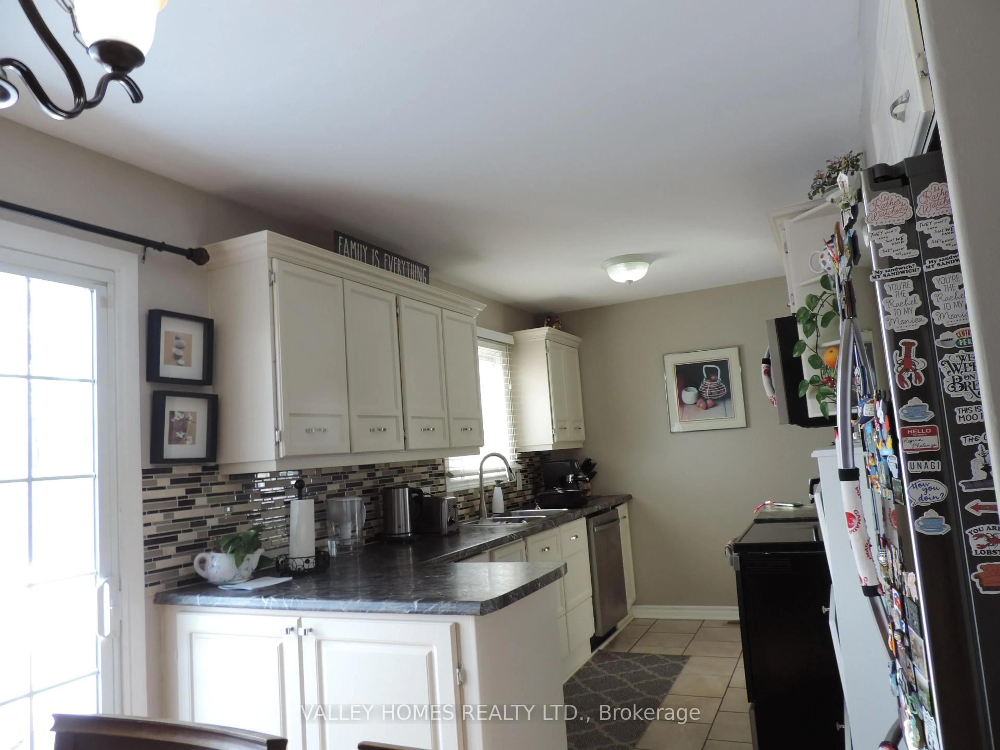 Open concept kitchen, unknown for 416 Pattie Dr, Carleton Place Ontario K7C 2G3