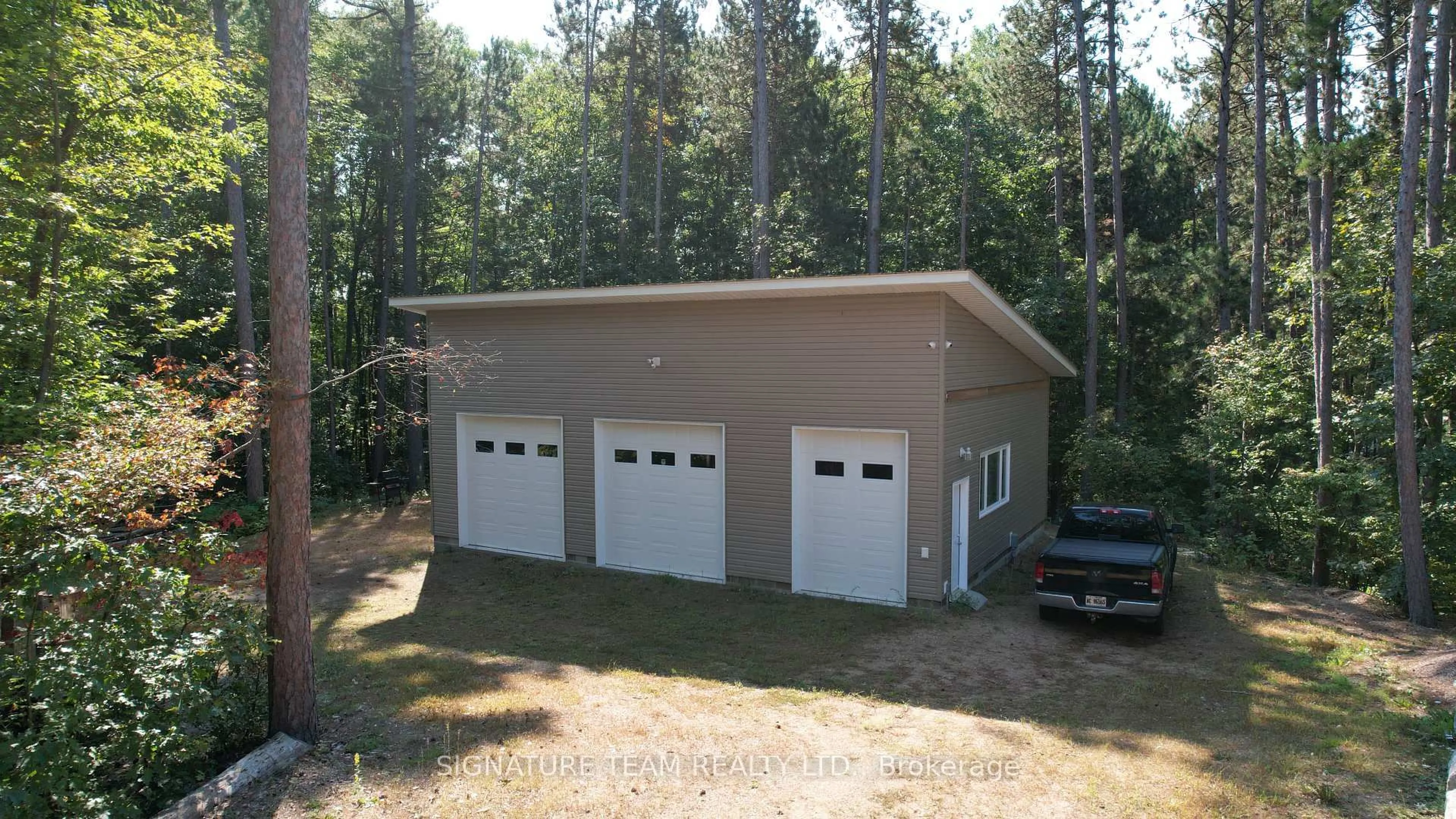 Indoor garage for 1796 C Round Lake Rd, Killaloe Ontario K0J 2A0