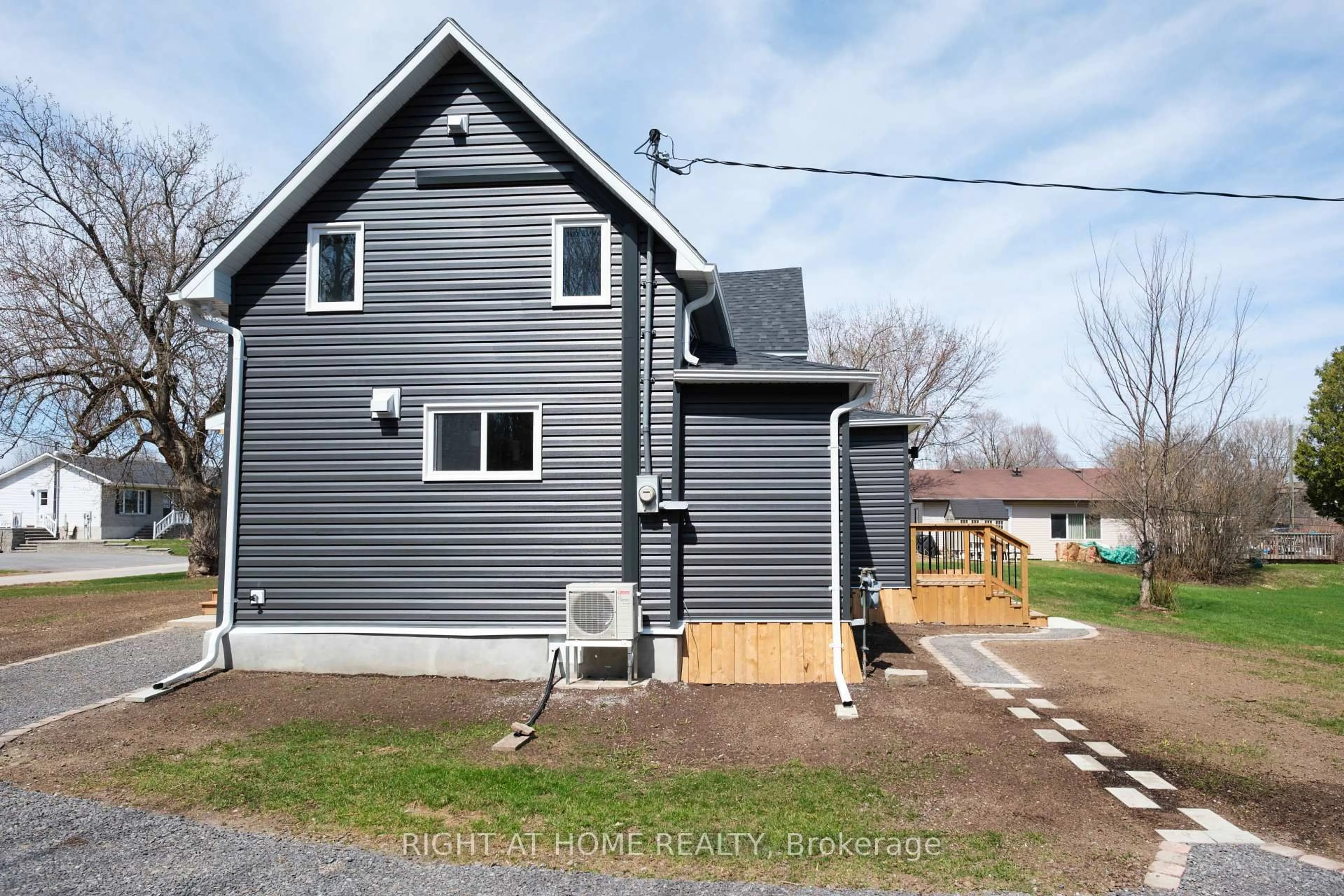 A pic from outside/outdoor area/front of a property/back of a property/a pic from drone, street for 145 Sarah St, Braeside Ontario K0A 1G0