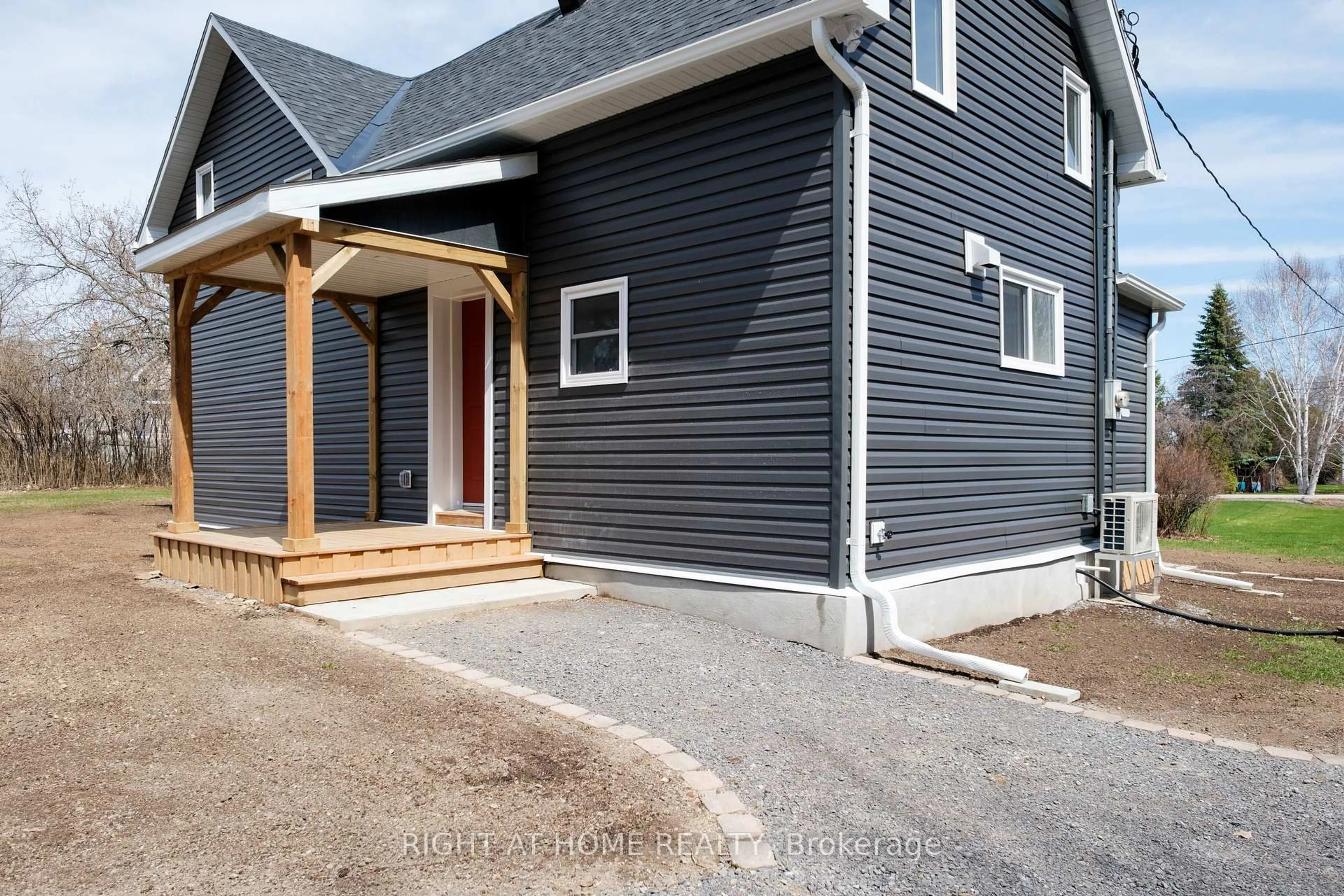 Home with vinyl exterior material, street for 145 Sarah St, Braeside Ontario K0A 1G0