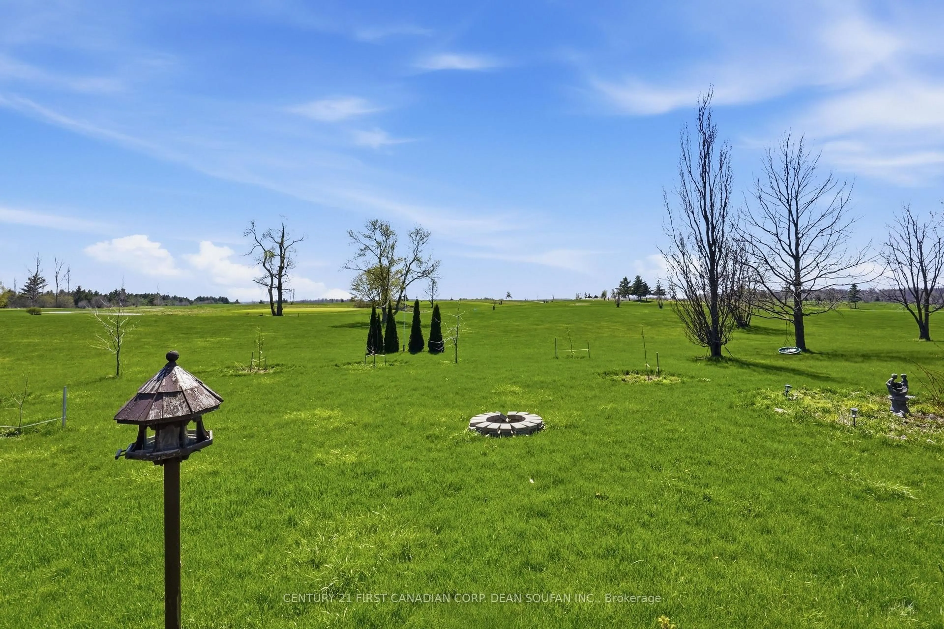 A pic from outside/outdoor area/front of a property/back of a property/a pic from drone, water/lake/river/ocean view for 2313 Westminster Dr, London South Ontario N6N 1L7