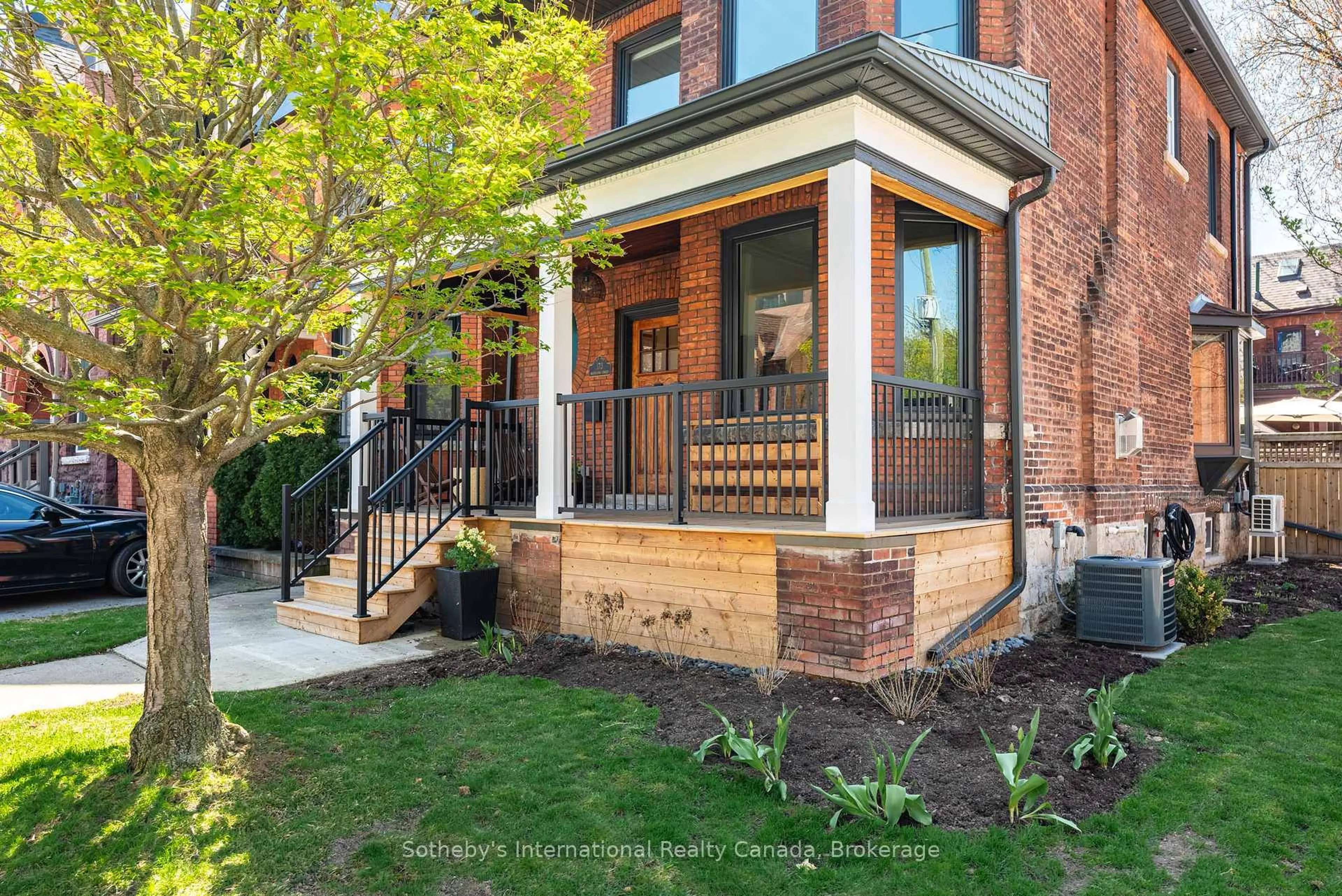 Home with brick exterior material, street for 173 Markland St, Hamilton Ontario L8P 2K6