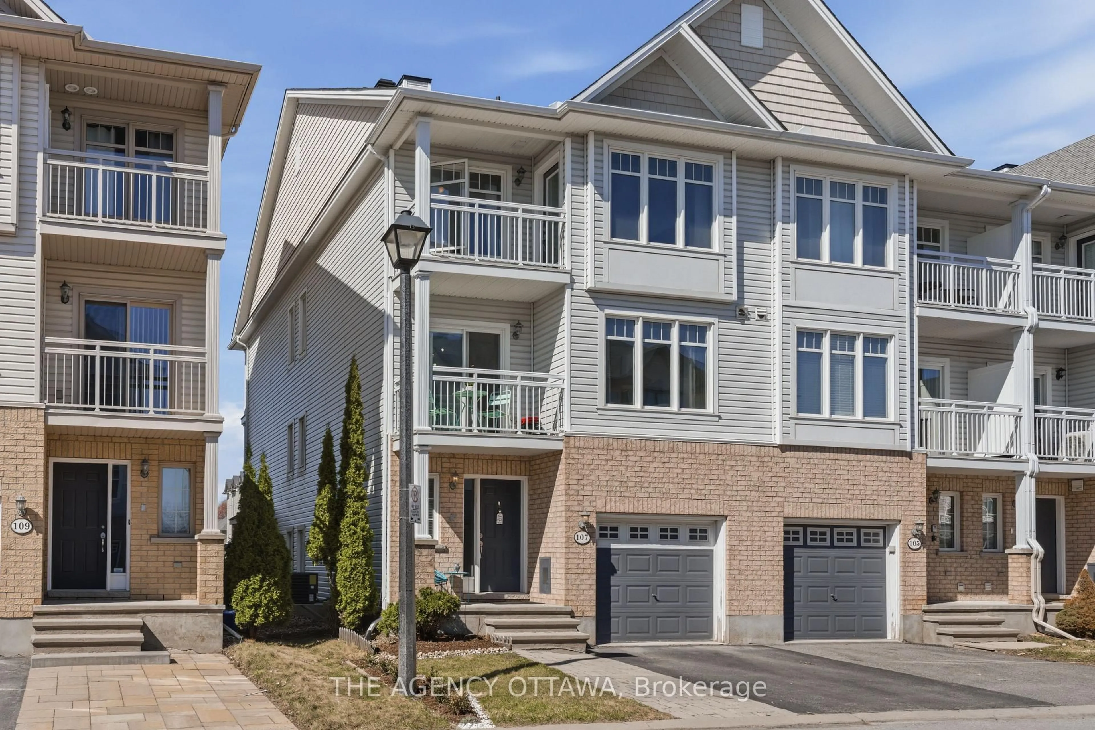 Unknown for 107 Caithness Private, Orleans Ontario K1W 0G4