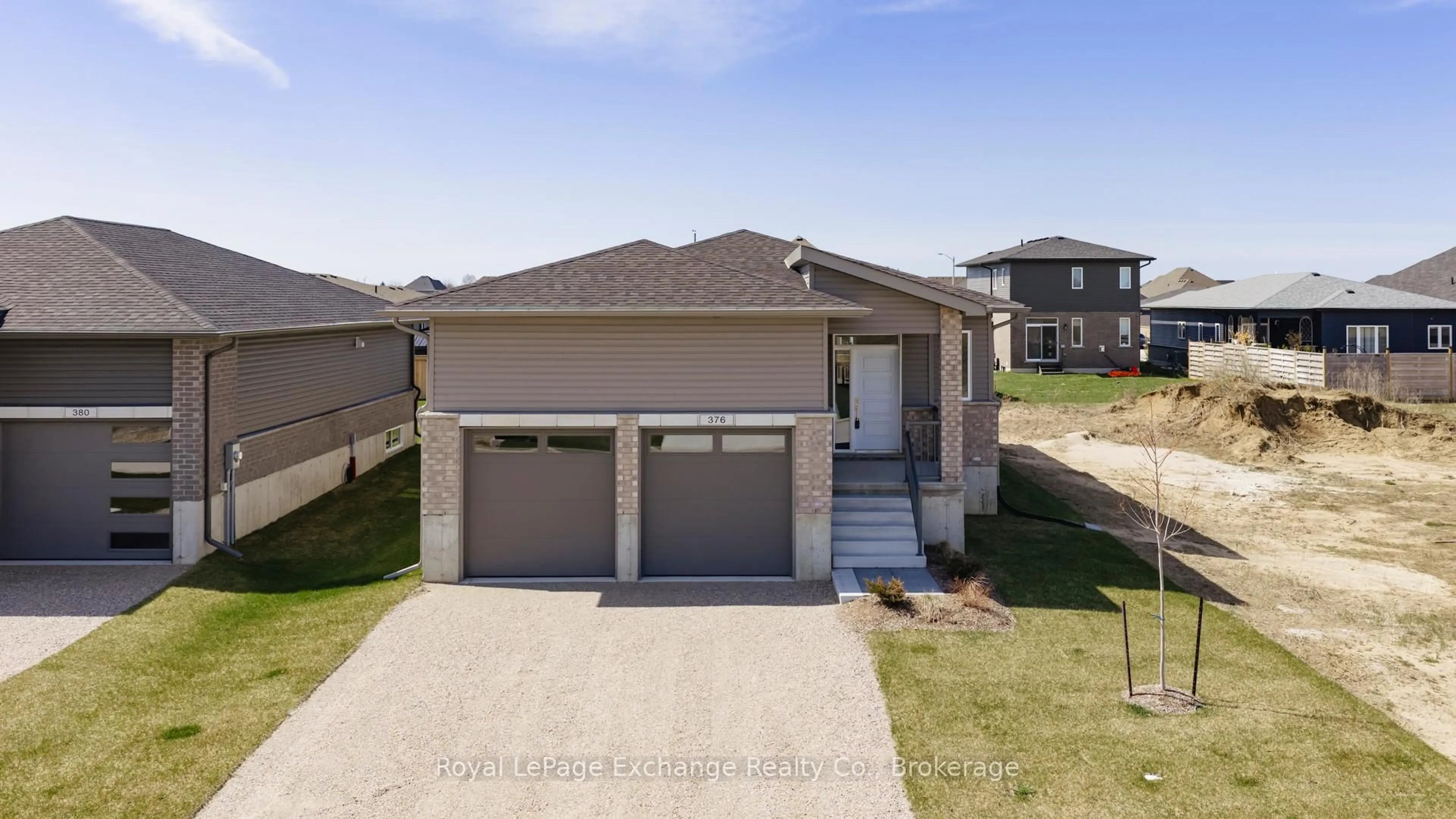 A pic from outside/outdoor area/front of a property/back of a property/a pic from drone, street for 376 HAWTHORNE St, Saugeen Shores Ontario N0H 2C3