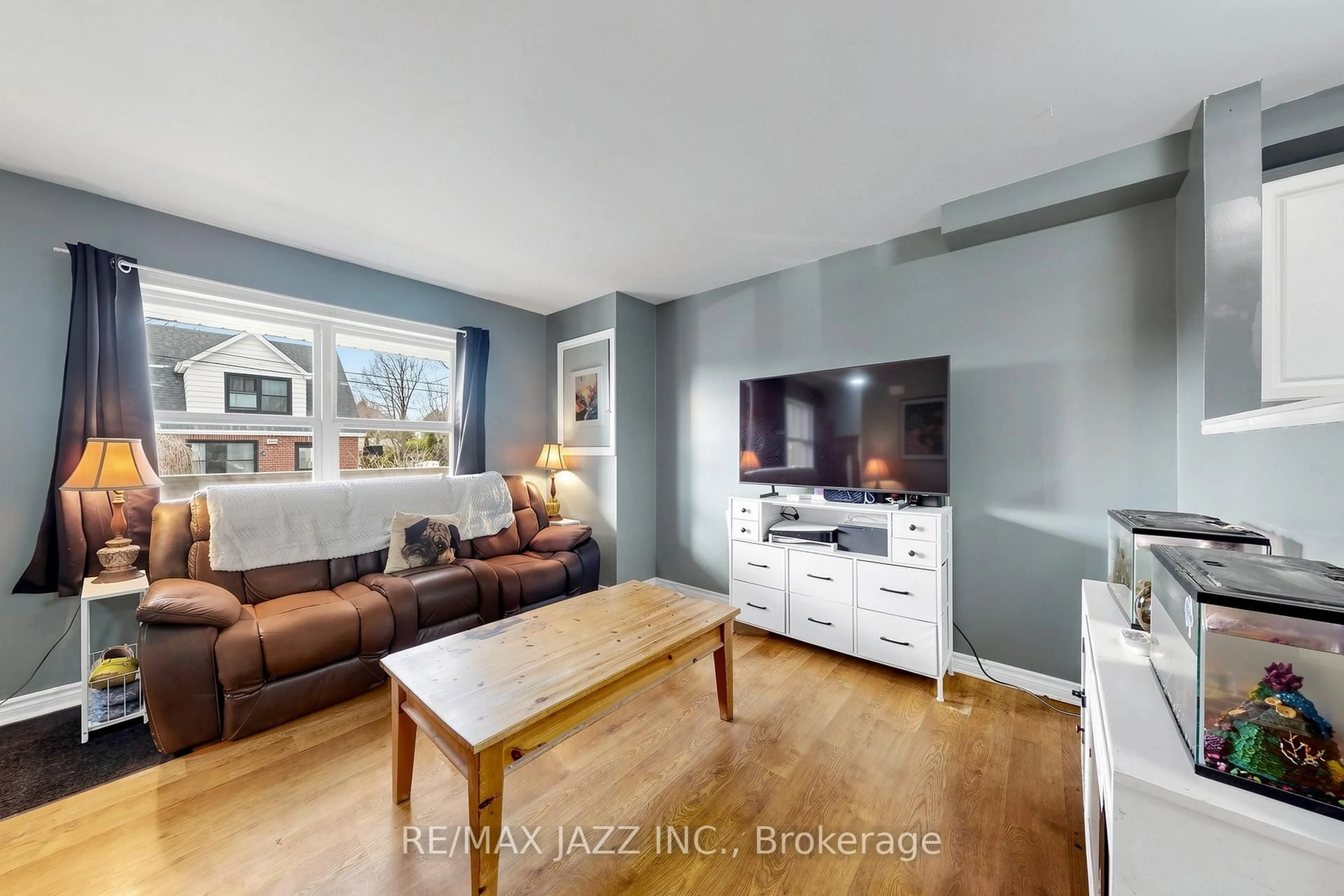 Living room with furniture, unknown for 81 Harcourt St, Port Hope Ontario L1A 1M3