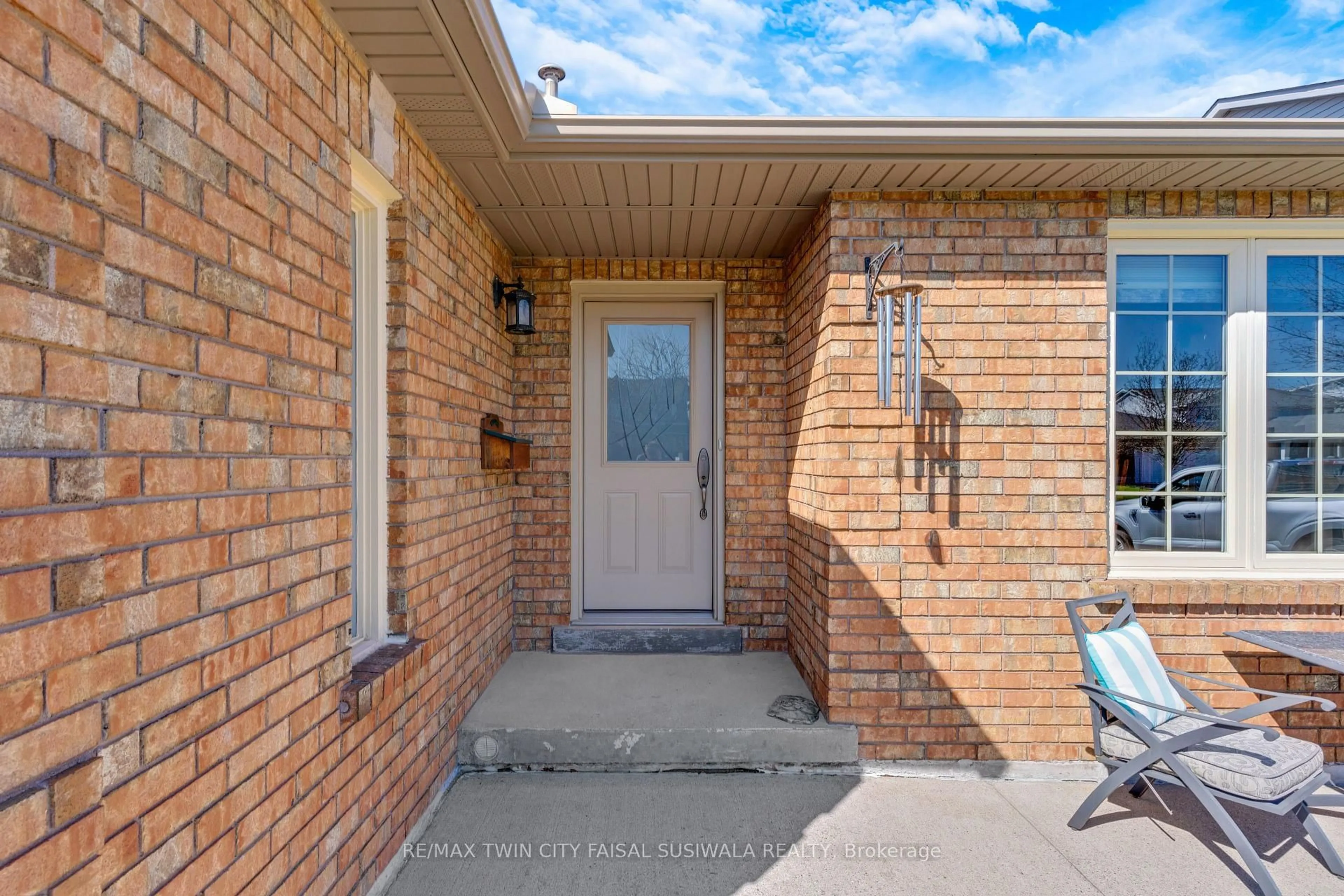 Unknown for 77 Mctague Dr, Cambridge Ontario N1T 1L7