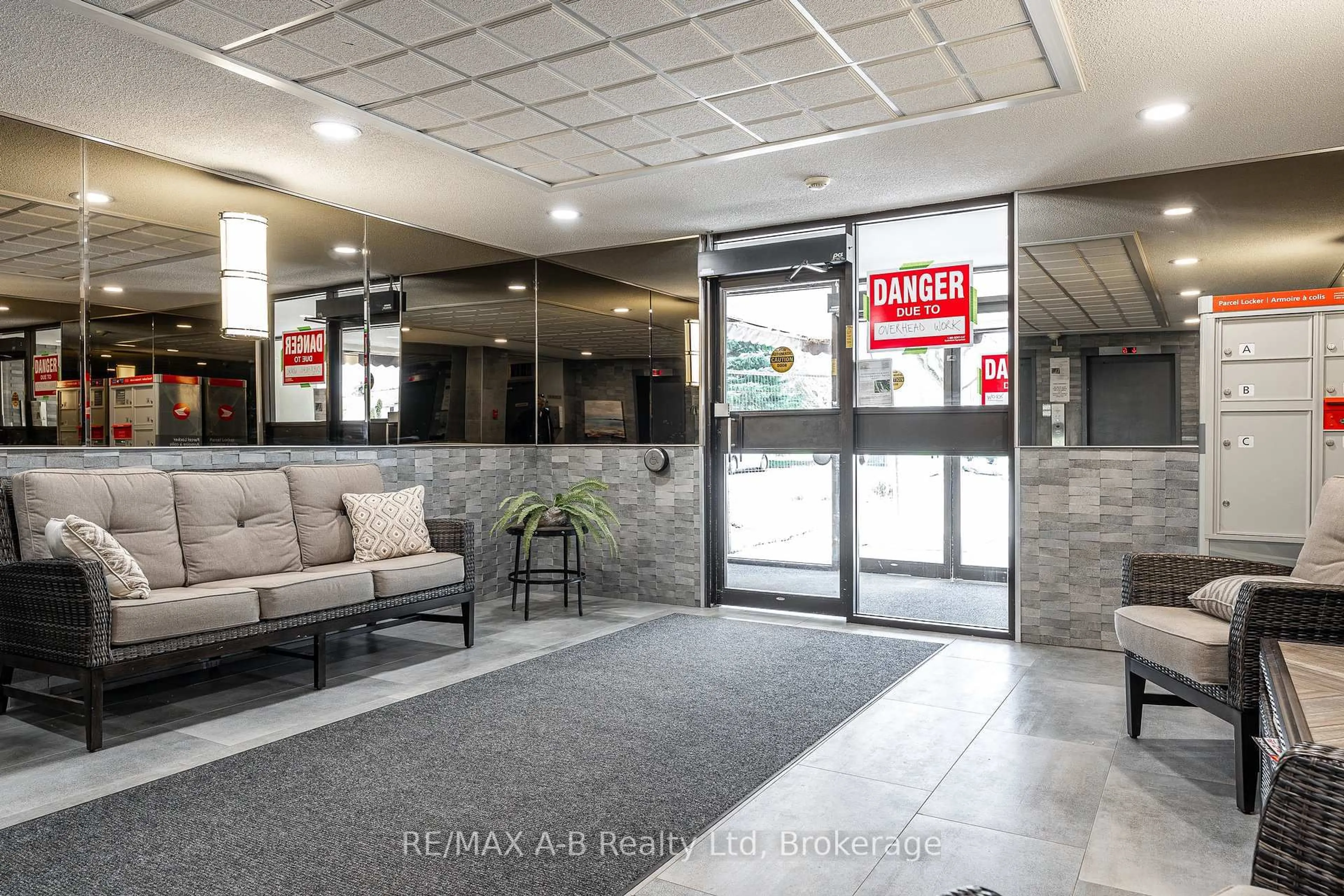 Unknown for 1600 Adelaide St #301, London North Ontario N5X 3H6