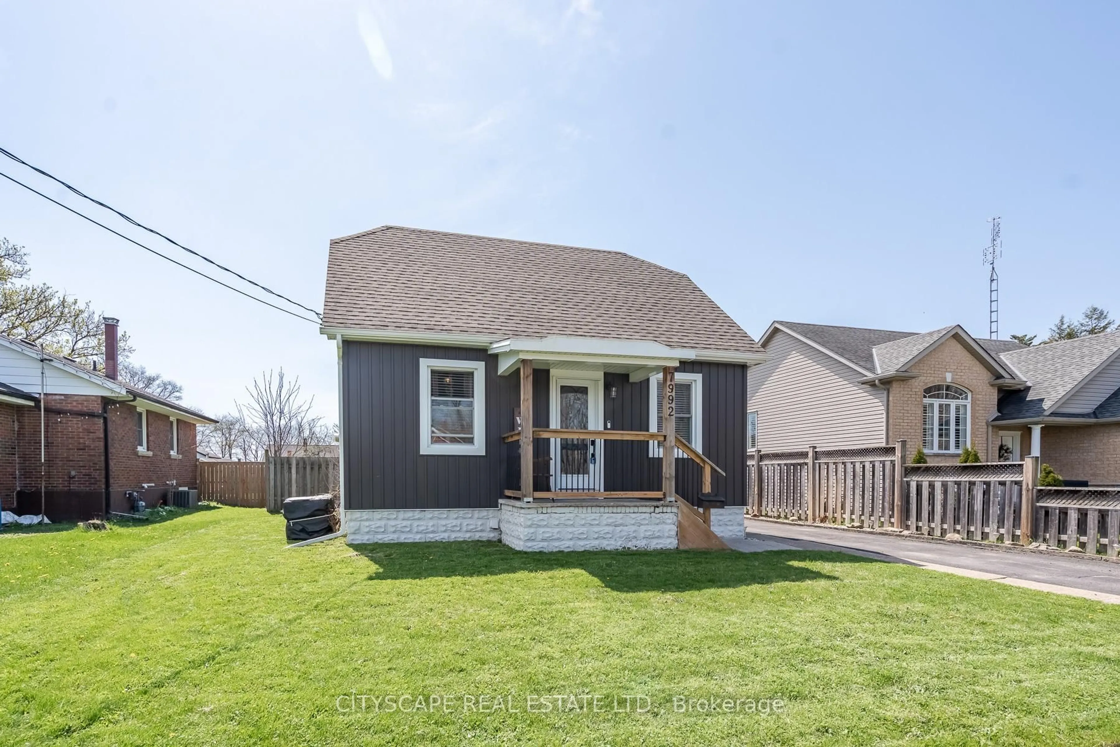 Unknown for 7992 Peter St, Niagara Falls Ontario L2G 6S9