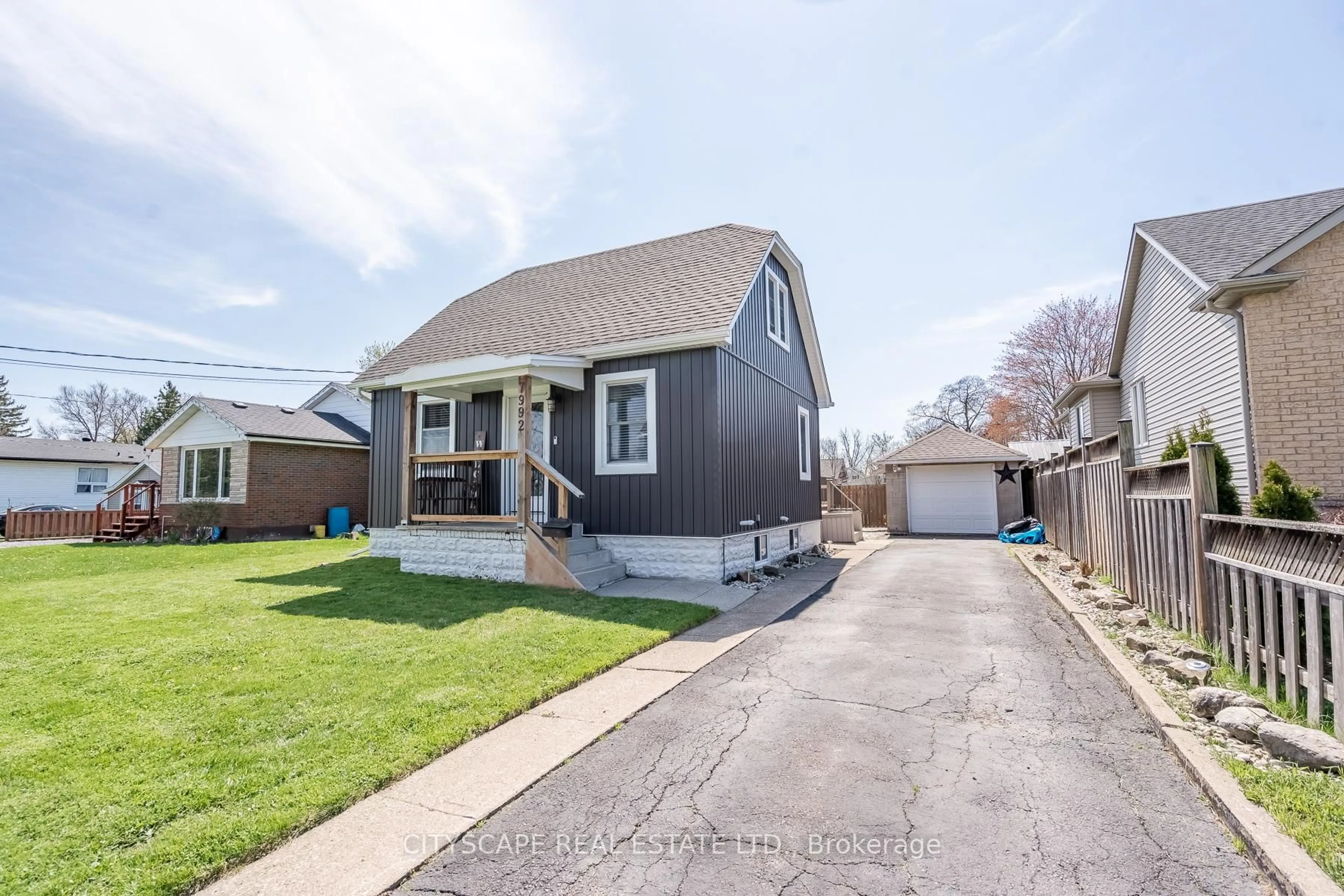 Unknown for 7992 Peter St, Niagara Falls Ontario L2G 6S9