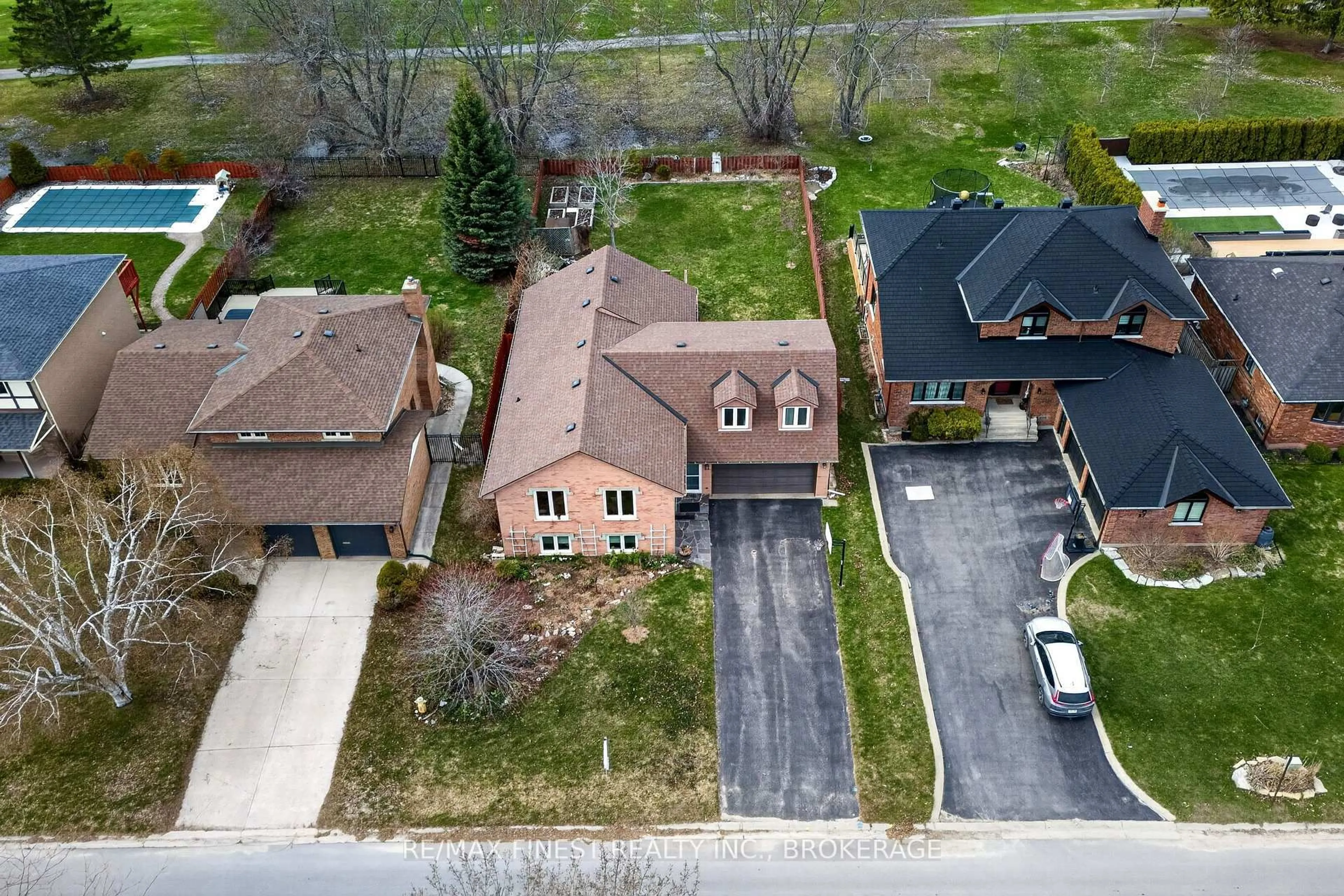 A pic from outside/outdoor area/front of a property/back of a property/a pic from drone, street for 23 Old Oak Rd, Kingston Ontario K7M 7C3