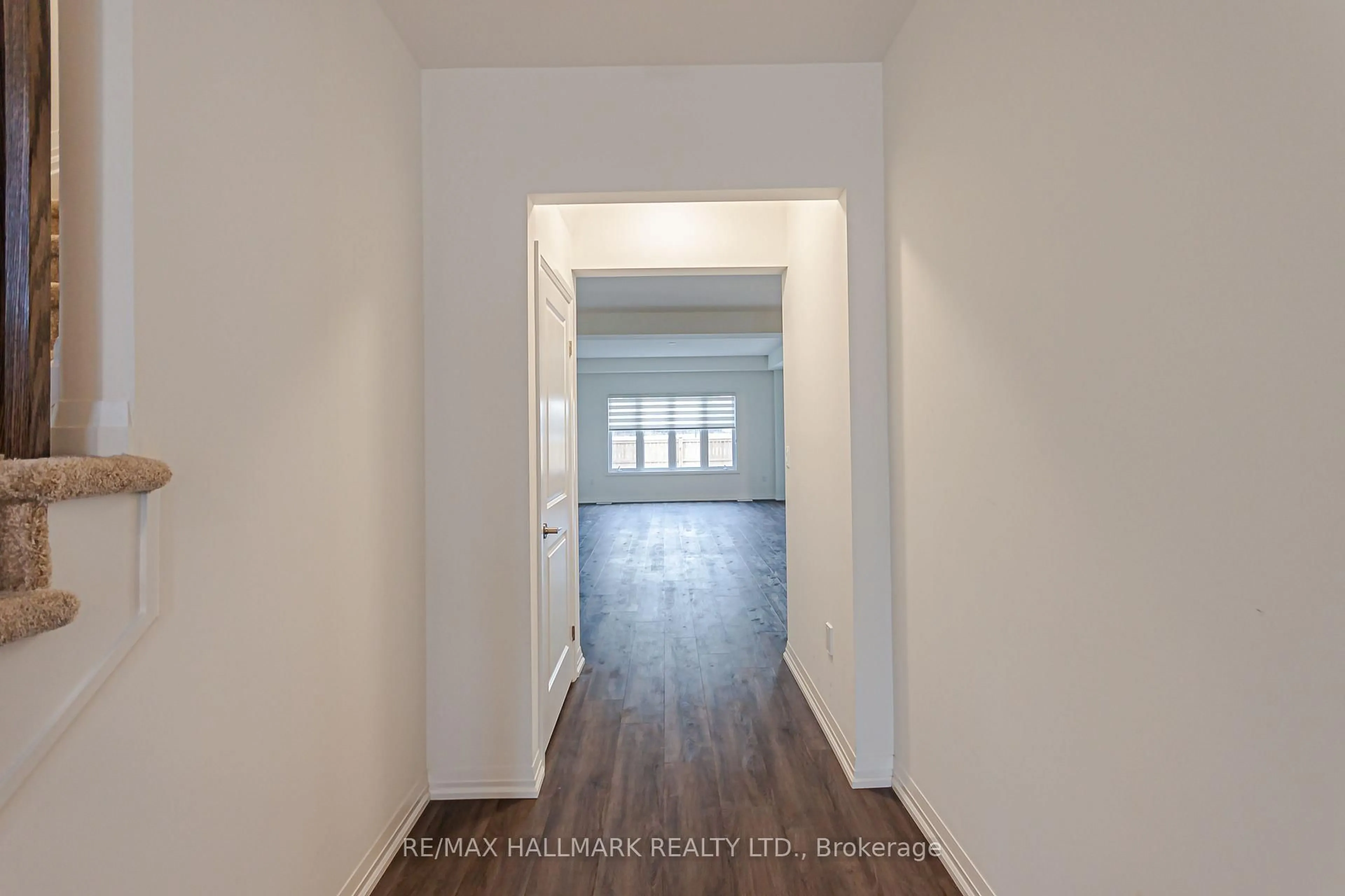 Indoor entryway for 58 Marie St, Pelham Ontario L0S 1E1