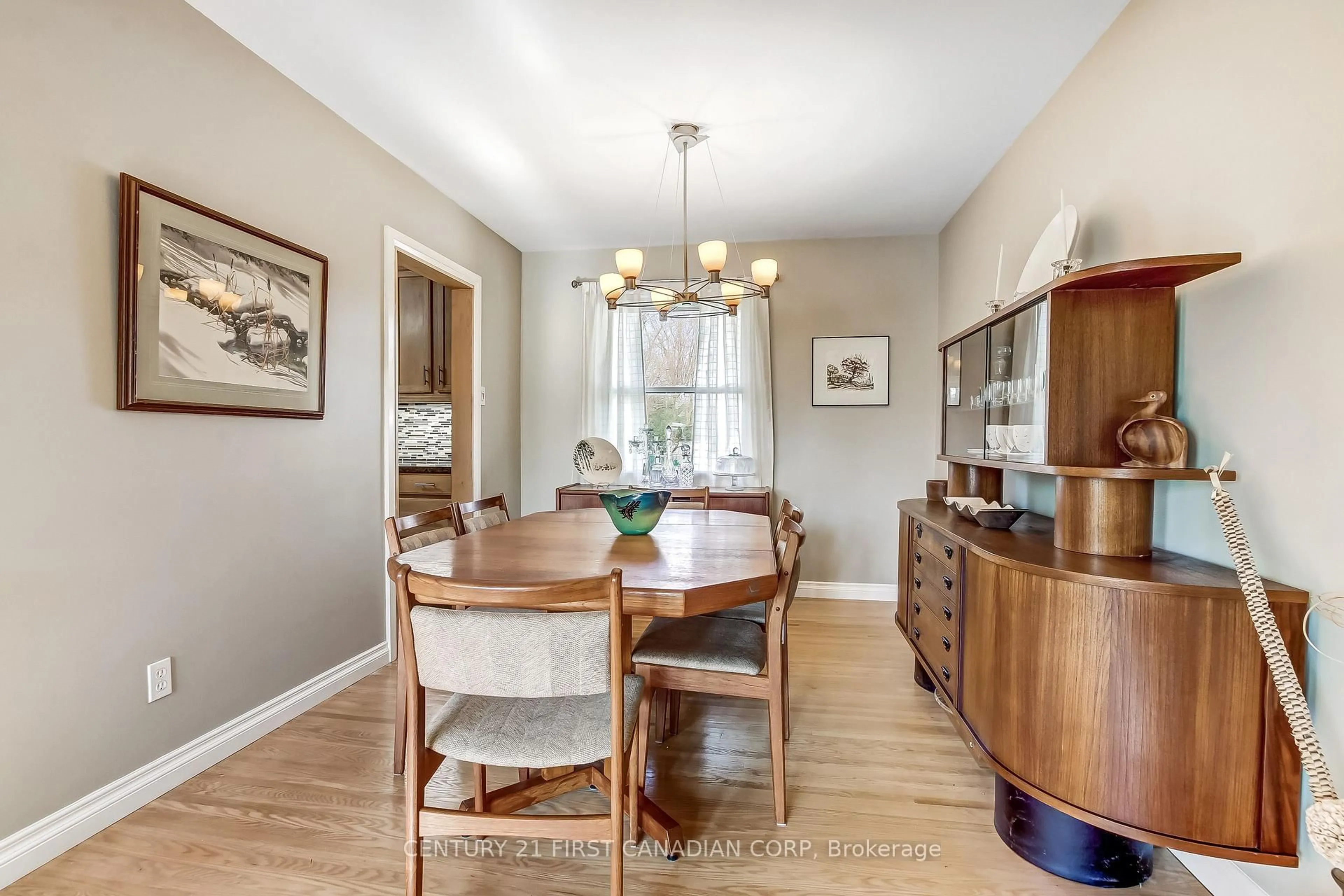 Dining room, wood/laminate floor for 351 Base Line Rd, London South Ontario N6J 1W5