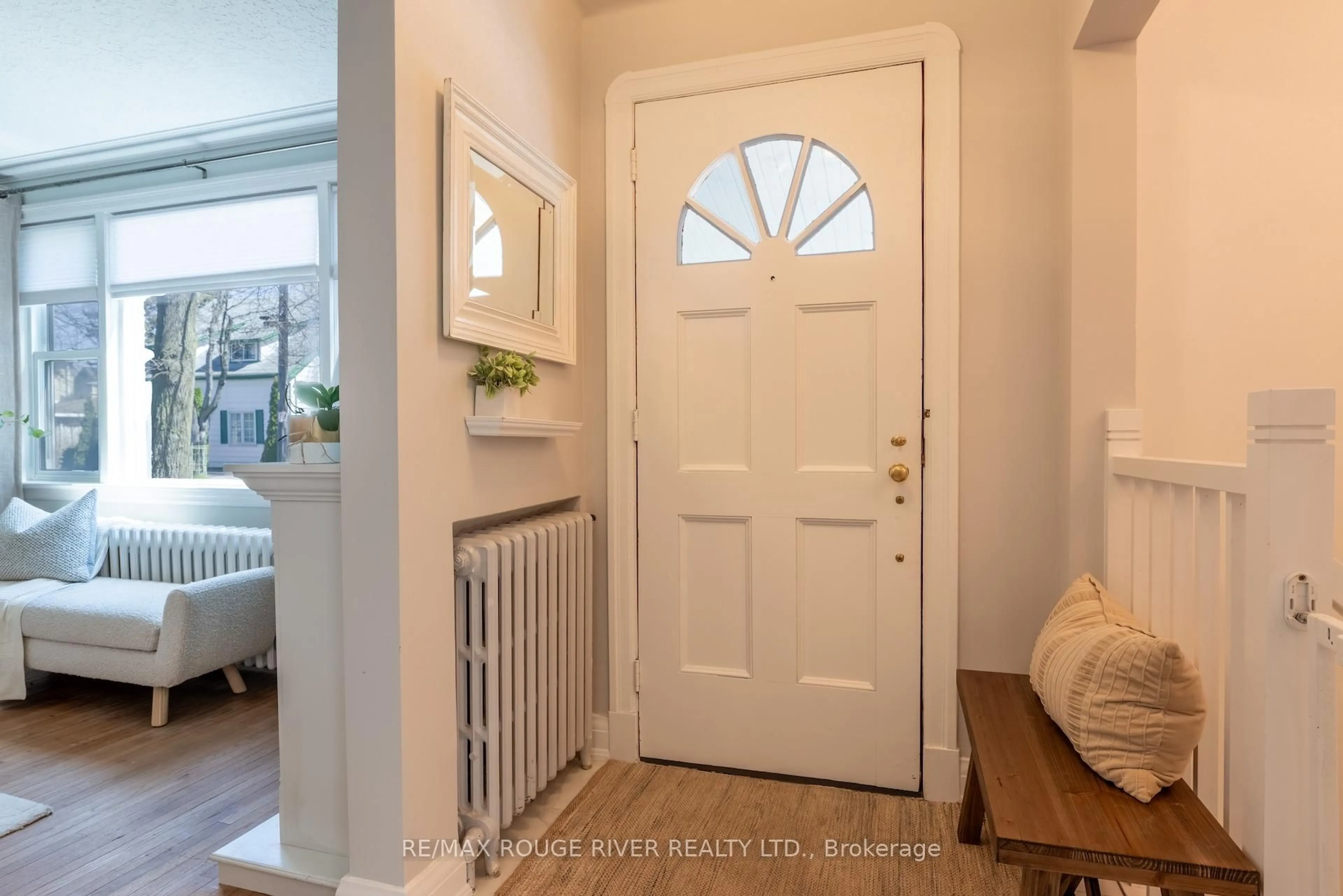 Indoor entryway for 203 Bagot St, Cobourg Ontario K9A 3G5