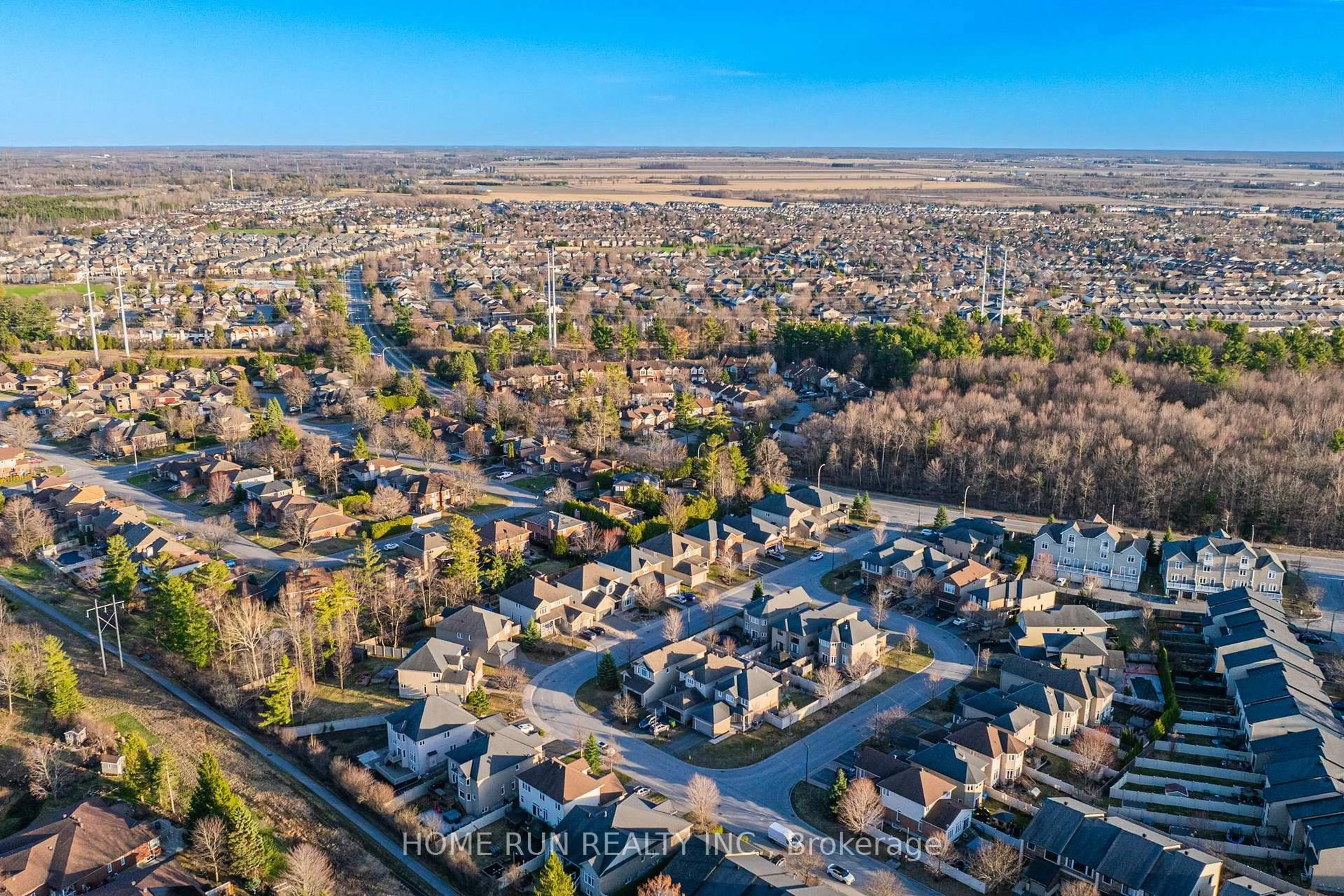 A pic from outside/outdoor area/front of a property/back of a property/a pic from drone, street for 131 Kinghaven Cres, Ottawa Ontario K2M 0C3