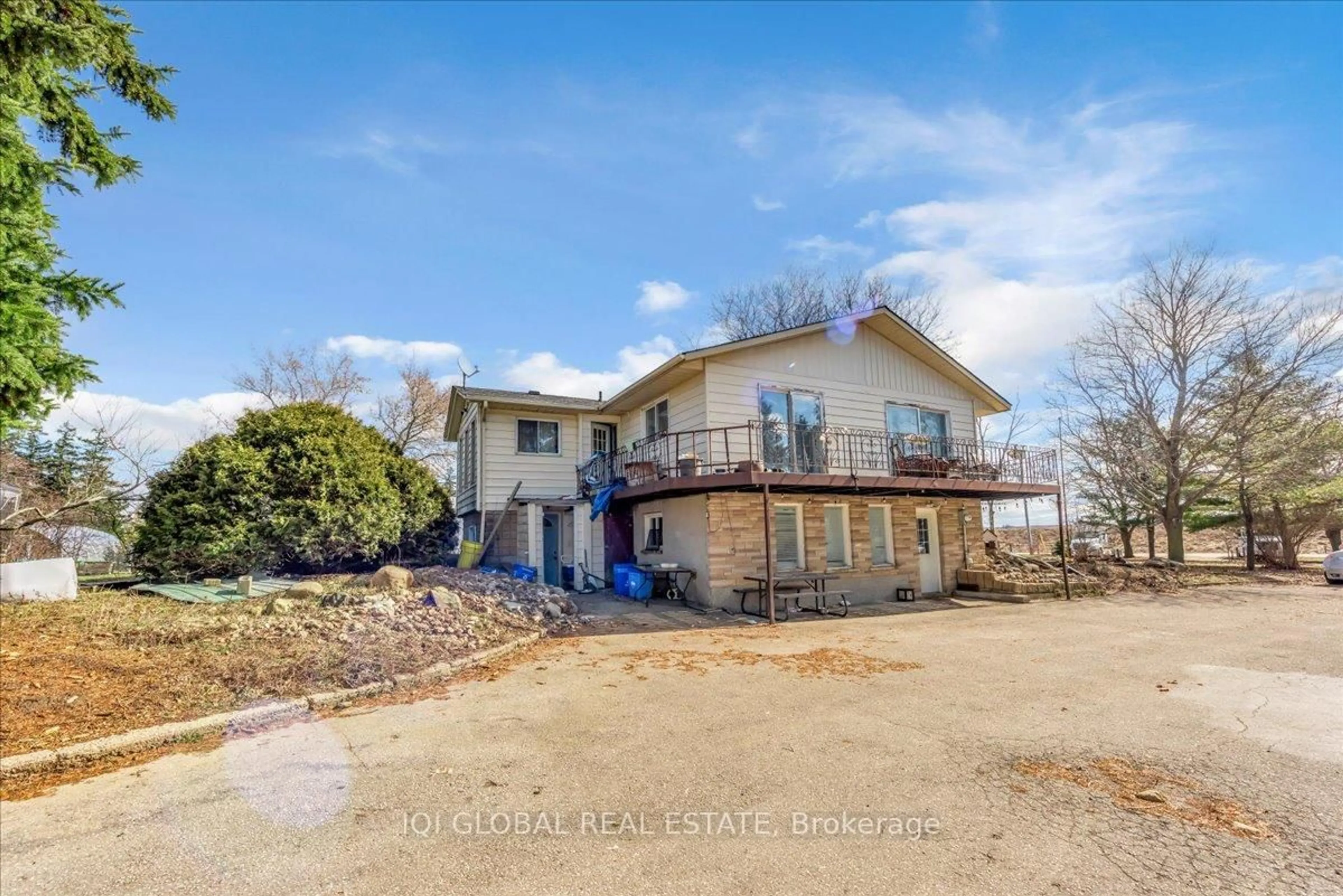 A pic from outside/outdoor area/front of a property/back of a property/a pic from drone, water/lake/river/ocean view for 6834 Wellington Rd 124, Guelph/Eramosa Ontario N1H 6H7