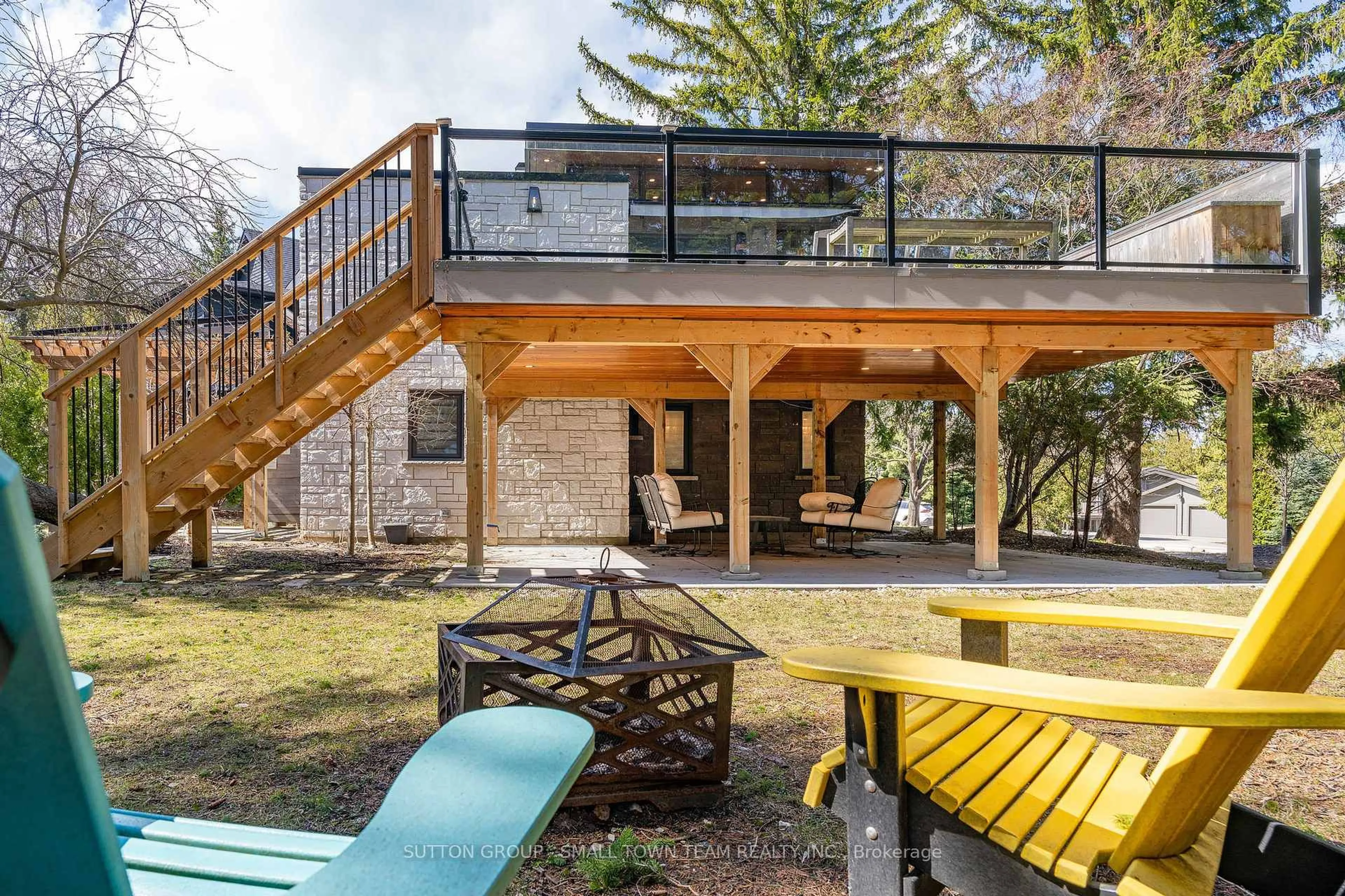 Patio, unknown for 114 Lakeshore Rd, Blue Mountains Ontario L9Y 0S6