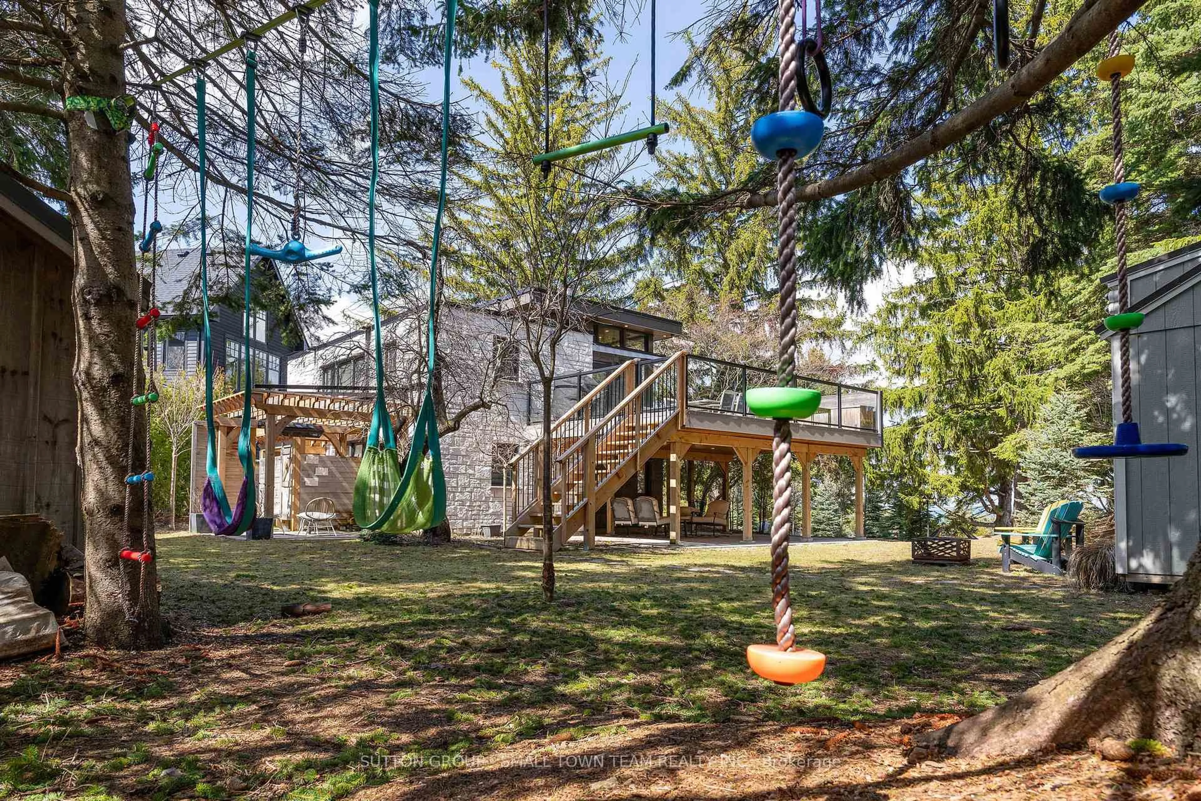 Patio, forest/trees view for 114 Lakeshore Rd, Blue Mountains Ontario L9Y 0S6