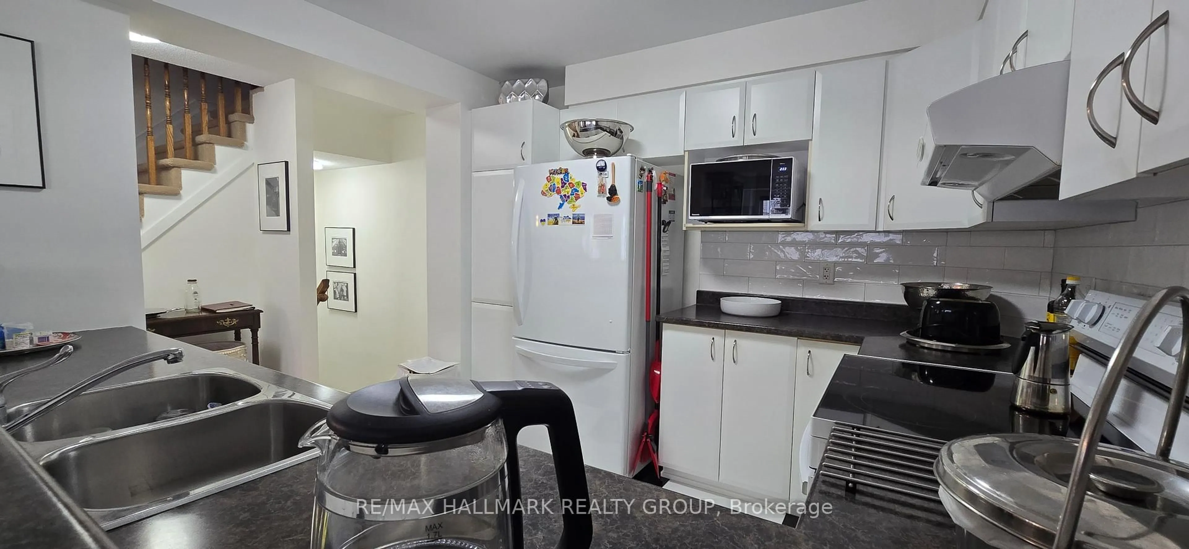 Standard kitchen, unknown for 158 Fordham Private, Ottawa Ontario K2C 4G5