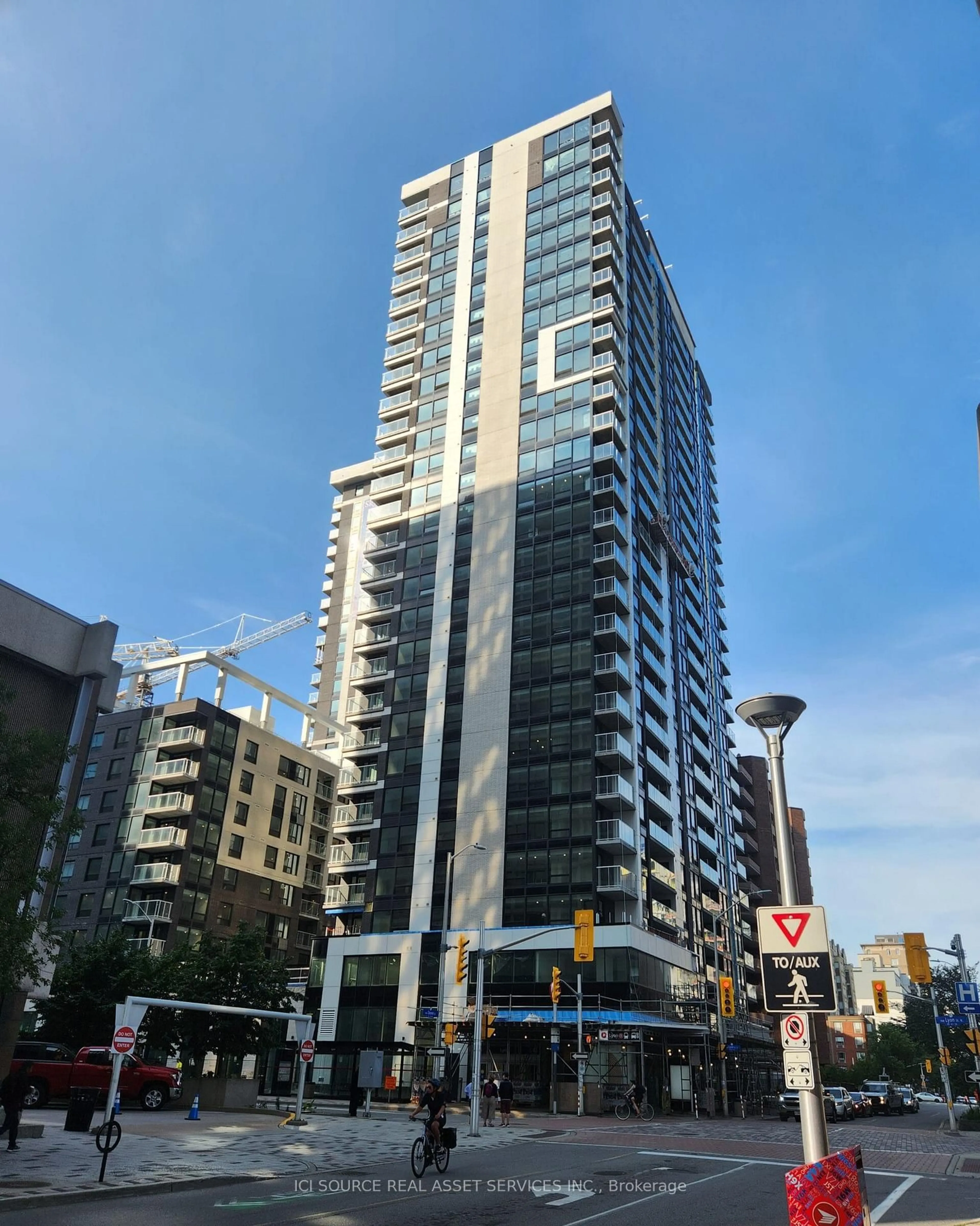 Unknown for 340 Queen St #1009, Ottawa Ontario K1R 0G1