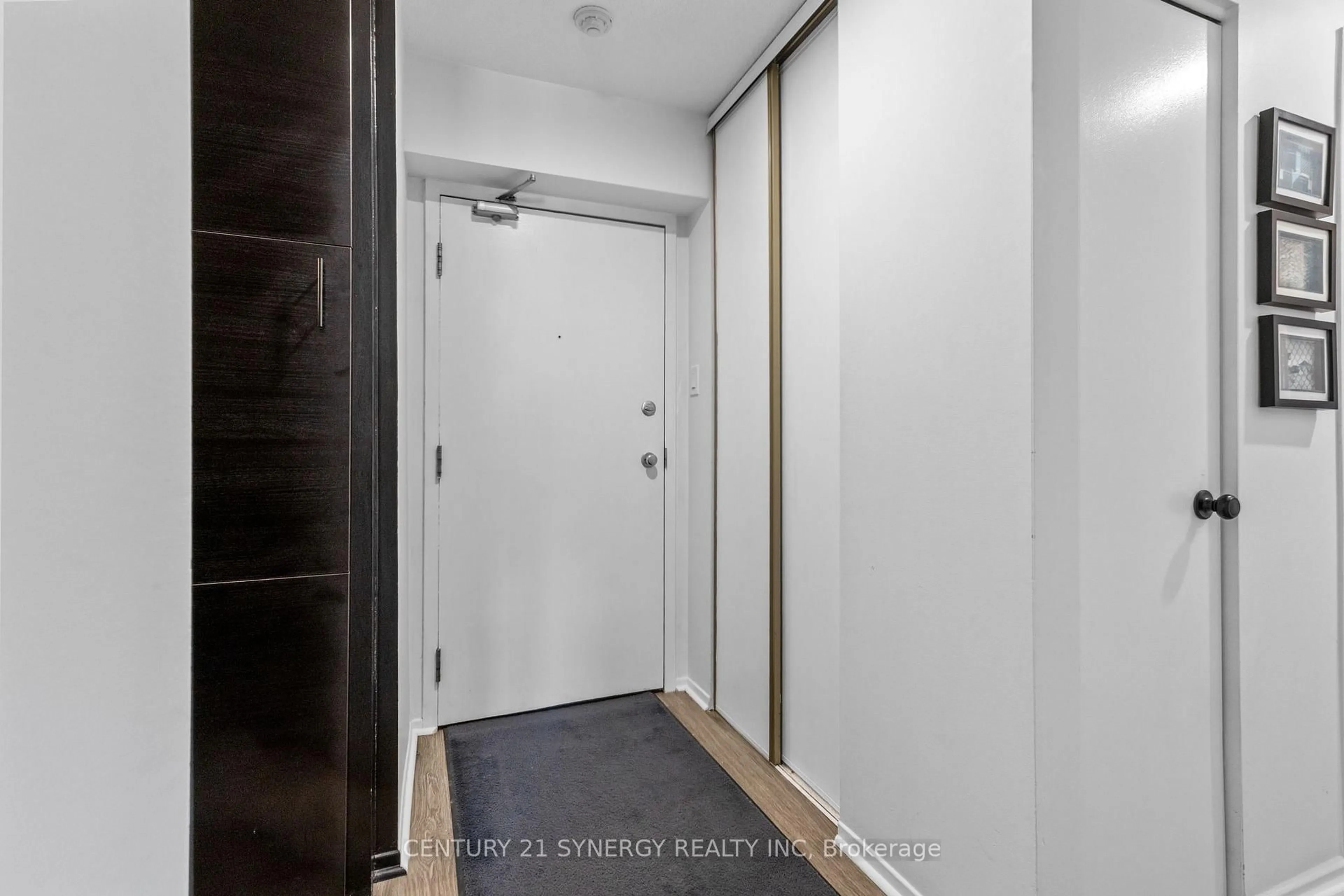 Indoor entryway for 270 Brittany Rd #118, Ottawa Ontario K1K 4M3