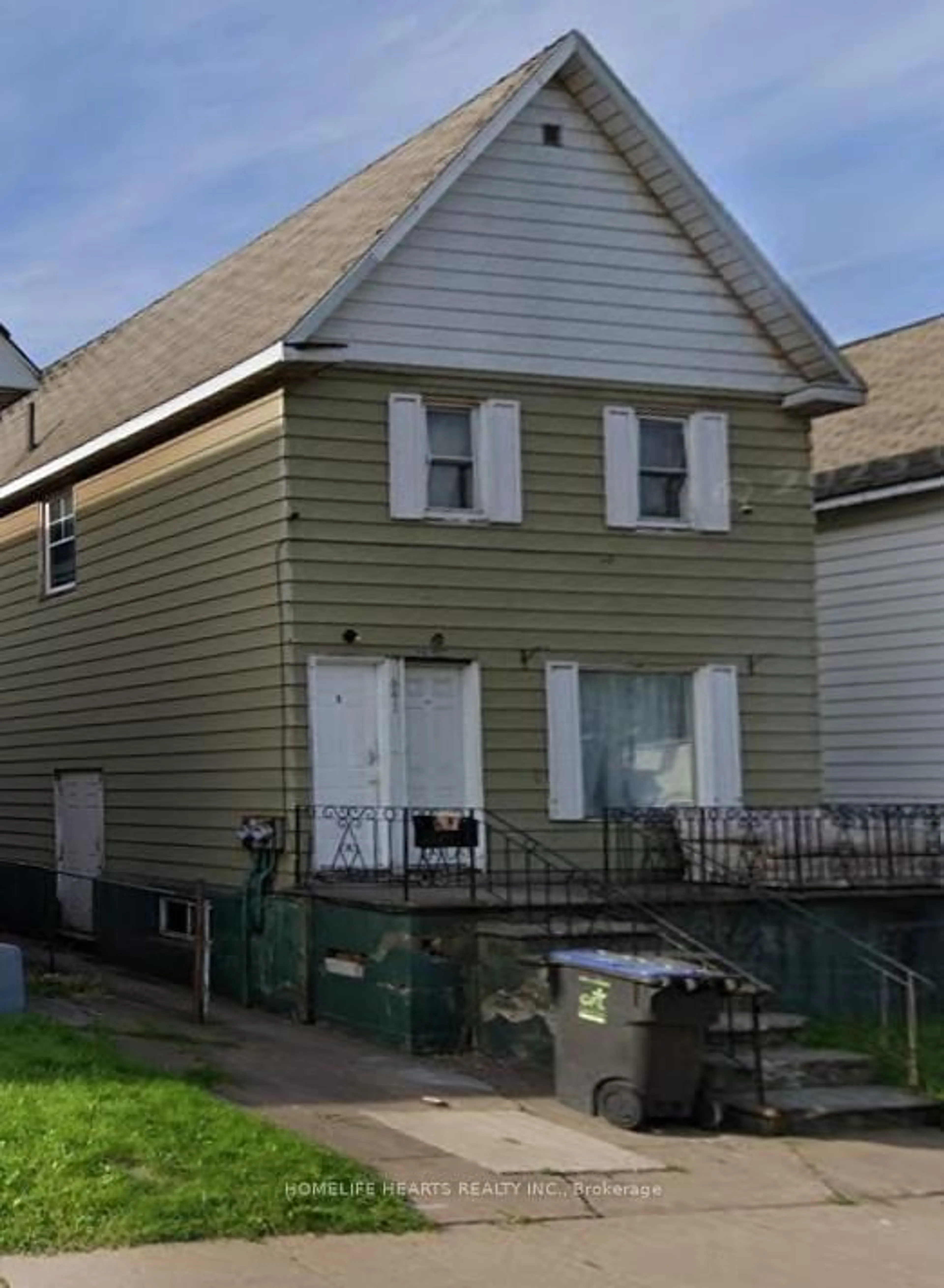 Unknown for 641 Queen St, Sault Ste Marie Ontario P6A 1B1