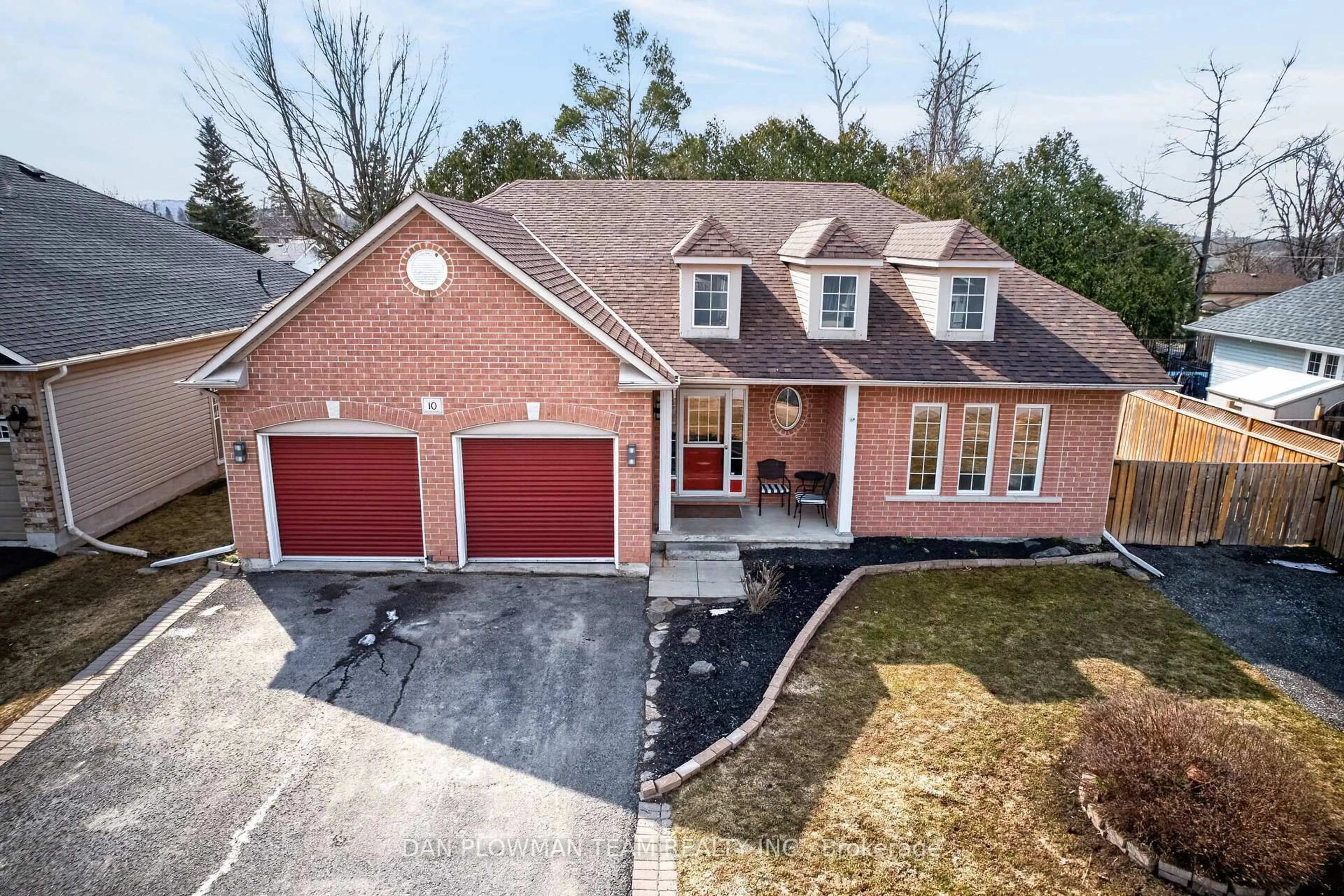 A pic from outside/outdoor area/front of a property/back of a property/a pic from drone, street for 10 Springbank Rd, Kawartha Lakes Ontario K0L 2W0