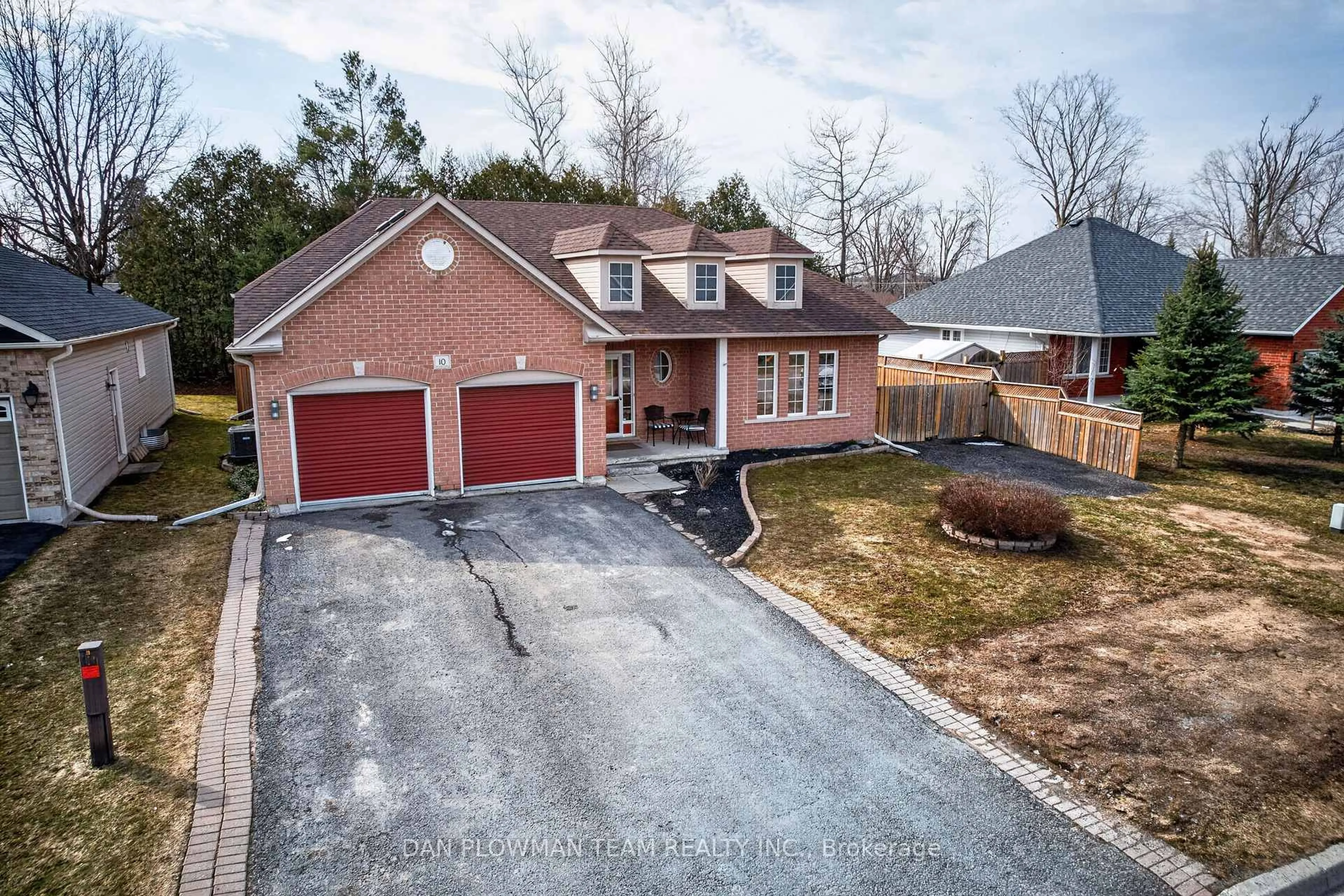 A pic from outside/outdoor area/front of a property/back of a property/a pic from drone, street for 10 Springbank Rd, Kawartha Lakes Ontario K0L 2W0