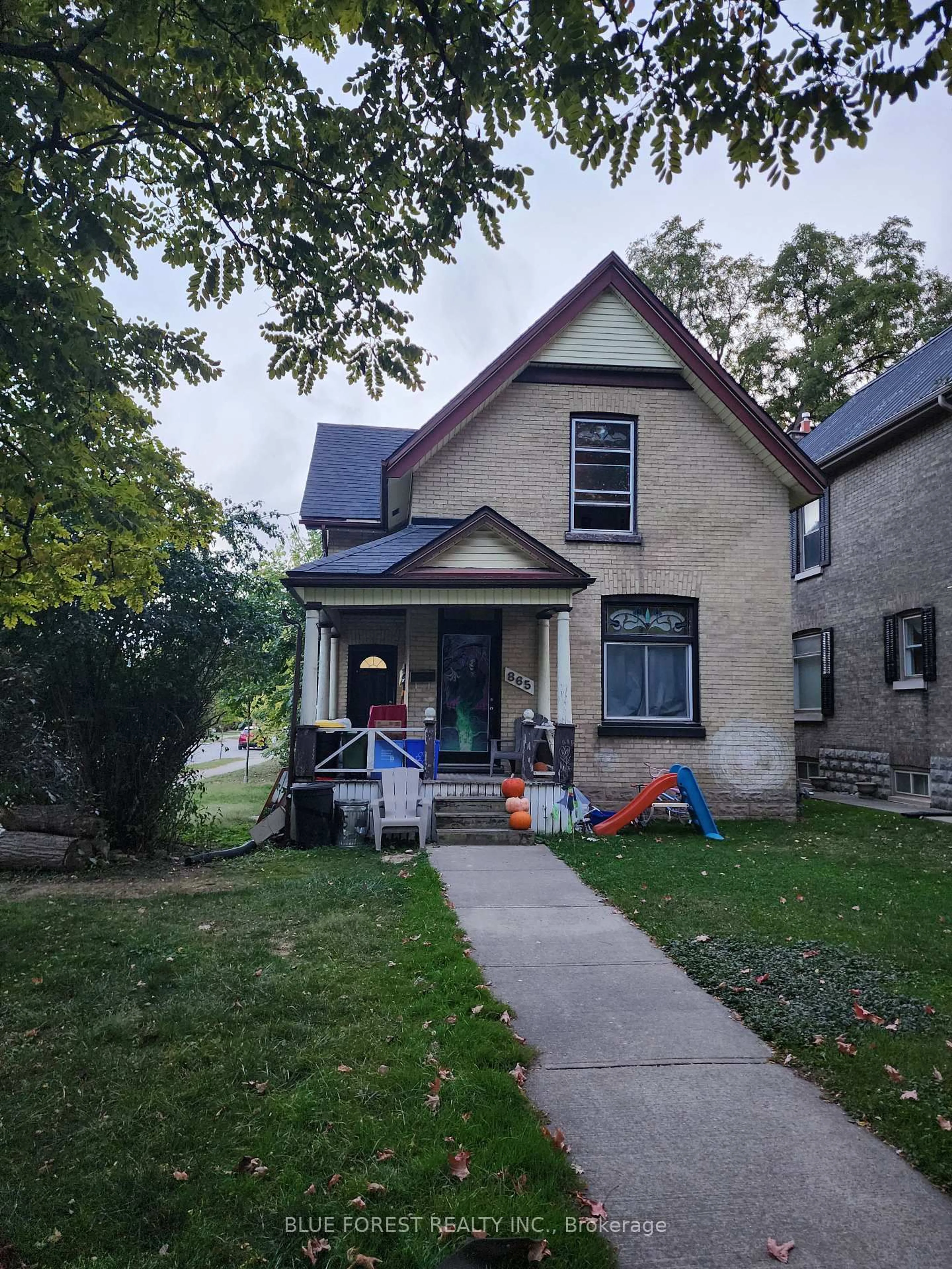 Unknown for 865 William St, London East Ontario N5Y 2S5