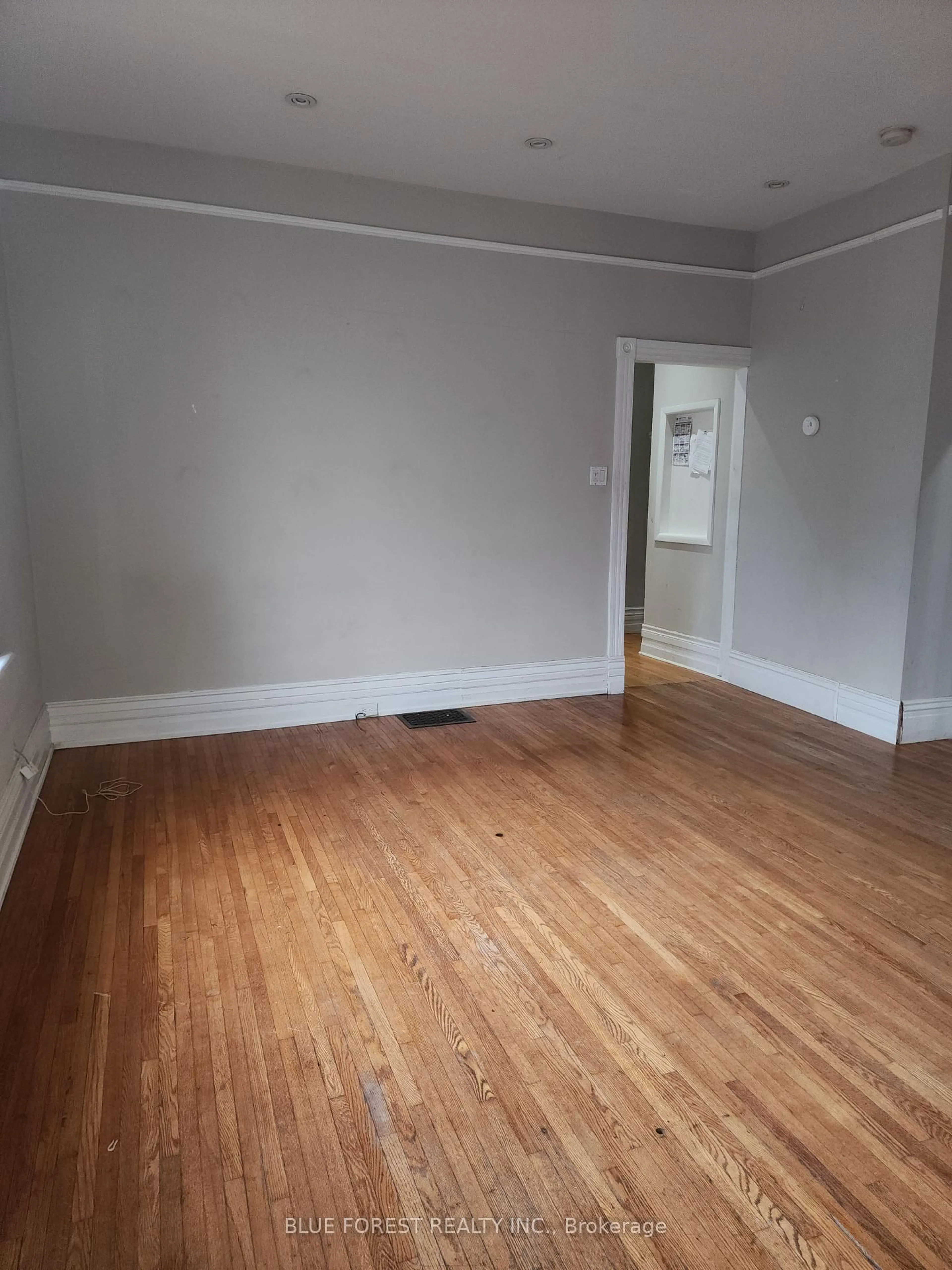 A pic of a room for 865 William St, London East Ontario N5Y 2S5