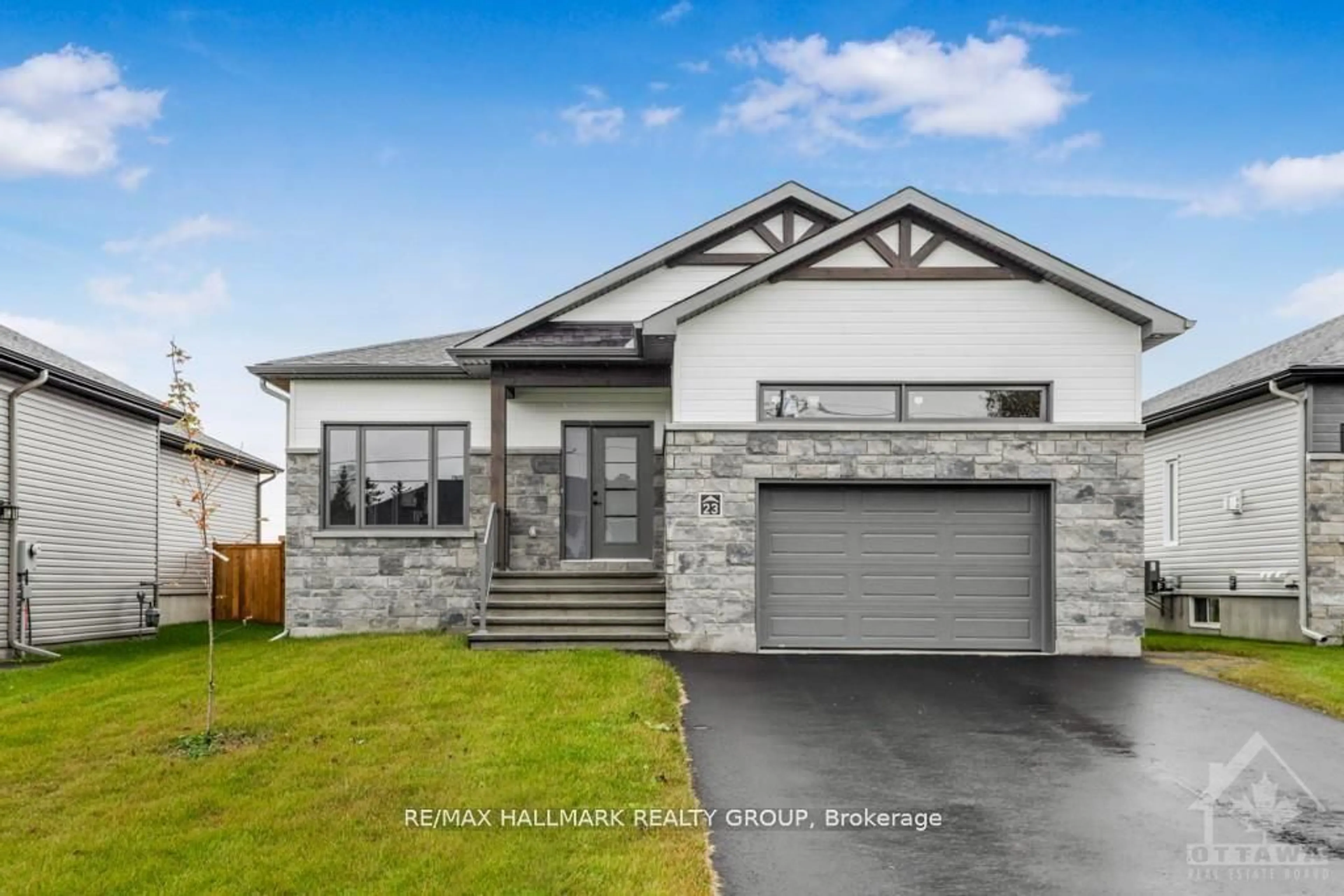 Home with vinyl exterior material, street for 313 ZAKARI St, Casselman Ontario K0A 1M0