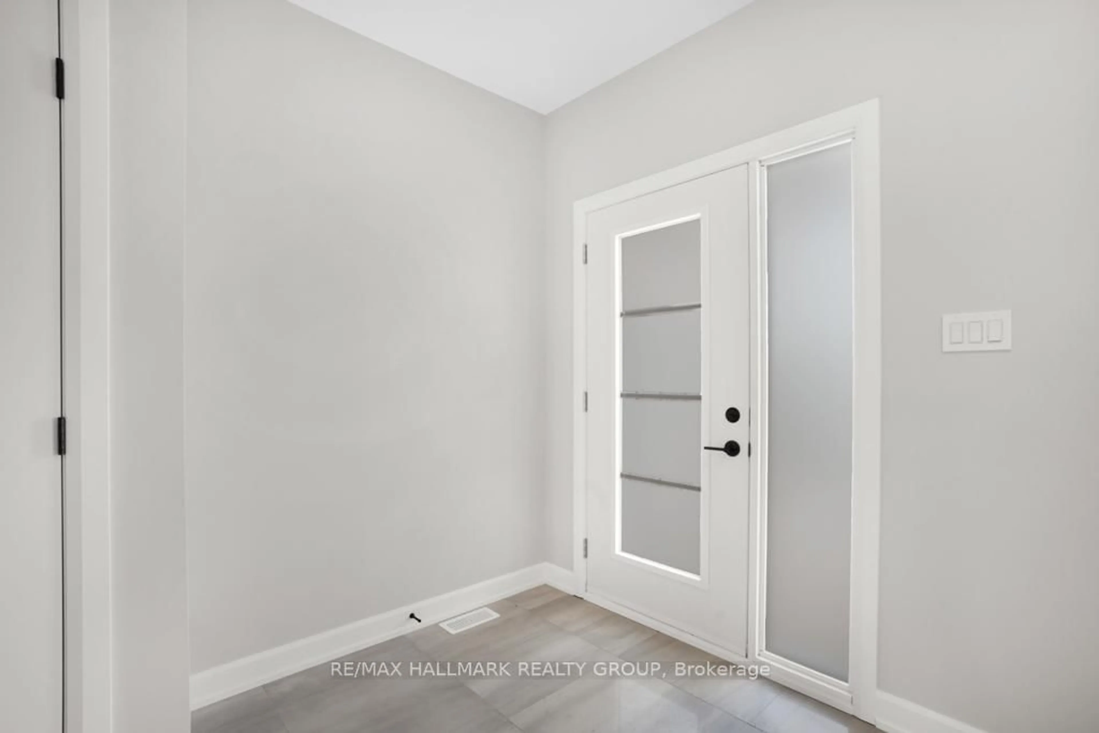 Indoor entryway for 313 ZAKARI St, Casselman Ontario K0A 1M0