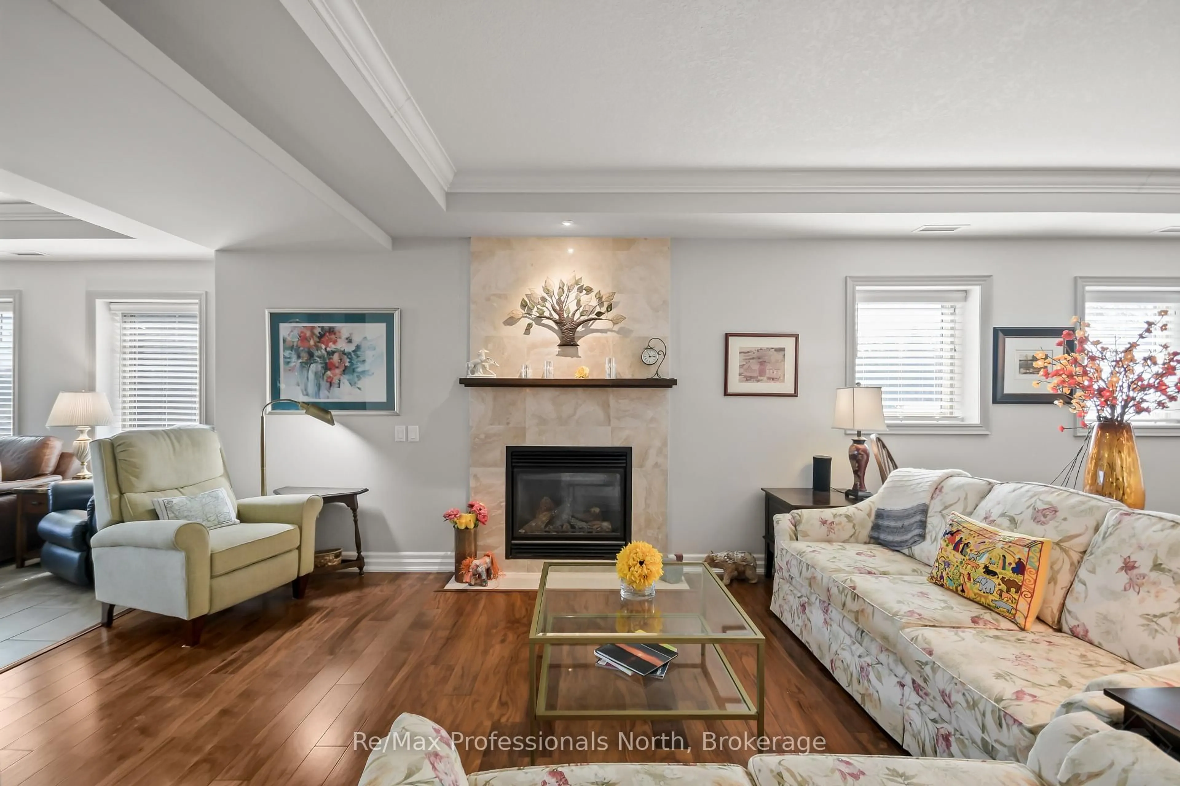 Living room with furniture, unknown for 130 Steamship Bay Rd #207, Gravenhurst Ontario P1P 1Z9